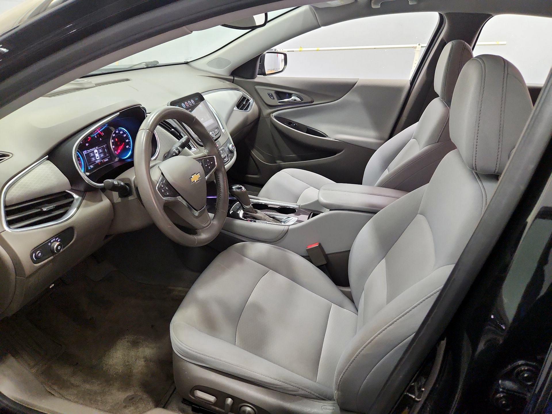 Thumbnail: 2018 Chevrolet Malibu - 11