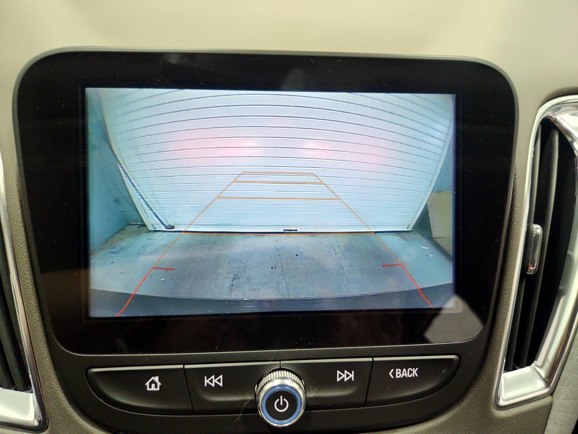 Thumbnail: 2018 Chevrolet Malibu - 15