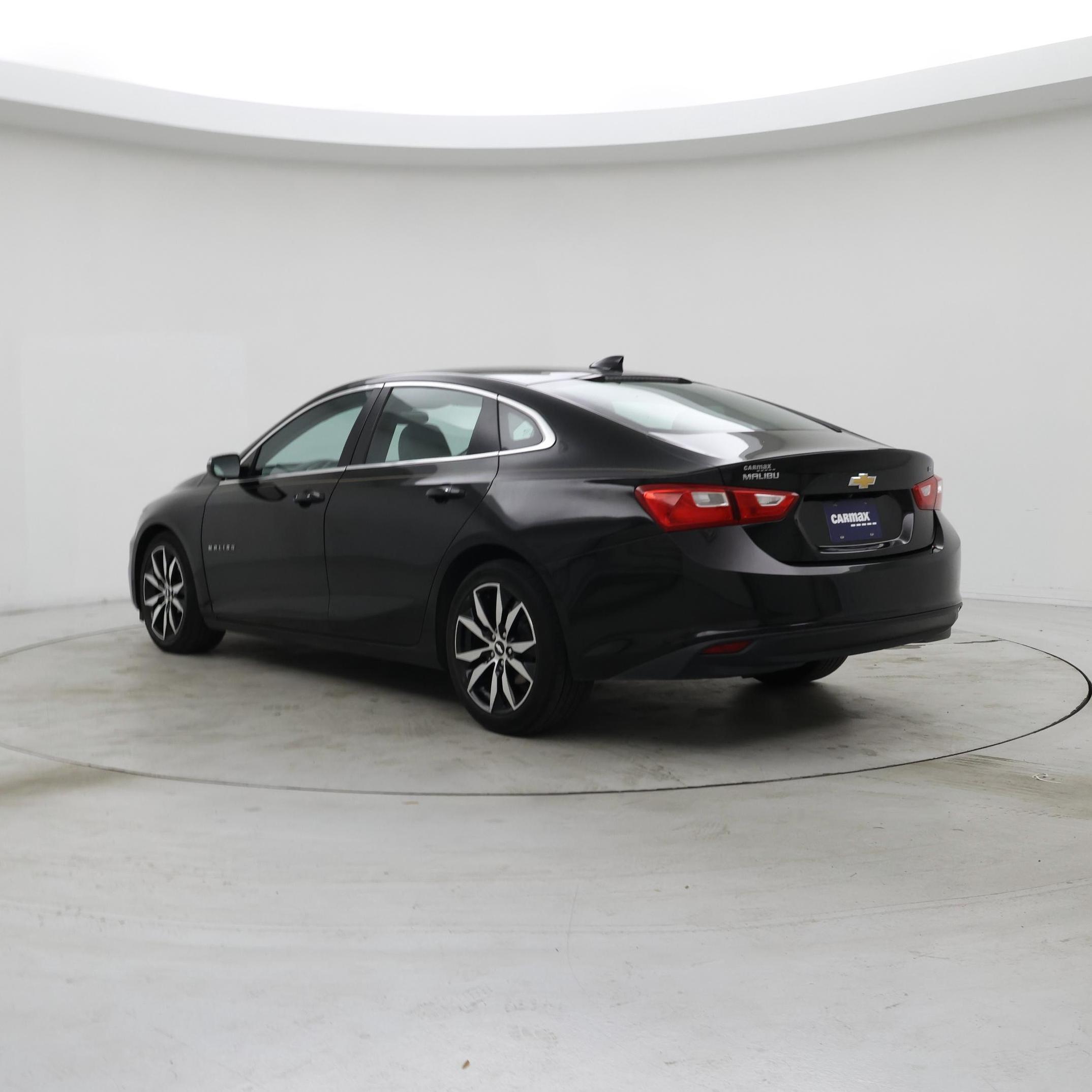 Thumbnail: 2018 Chevrolet Malibu - 2