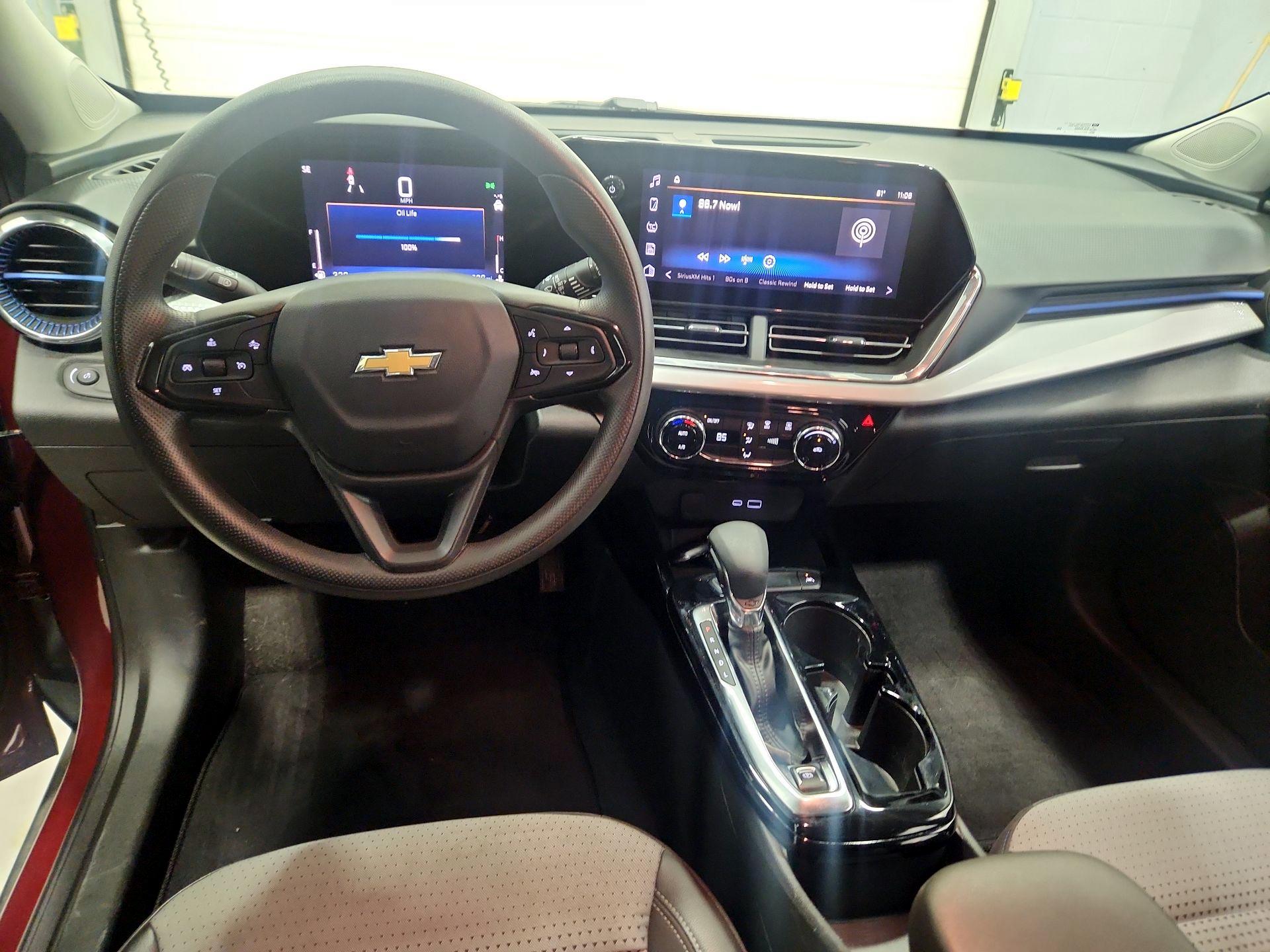 Thumbnail: 2024 Chevrolet Trax - 9