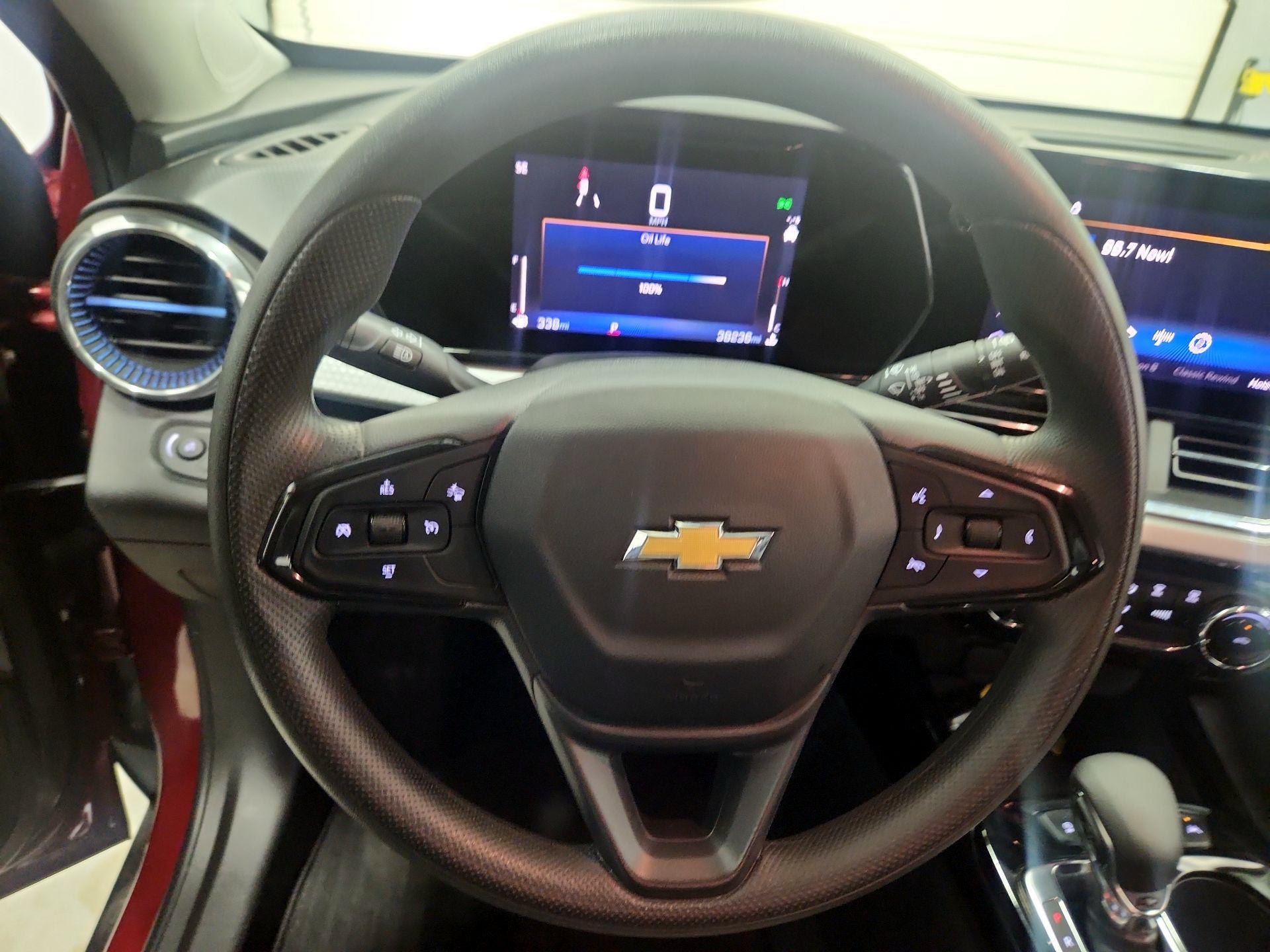 Thumbnail: 2024 Chevrolet Trax - 10