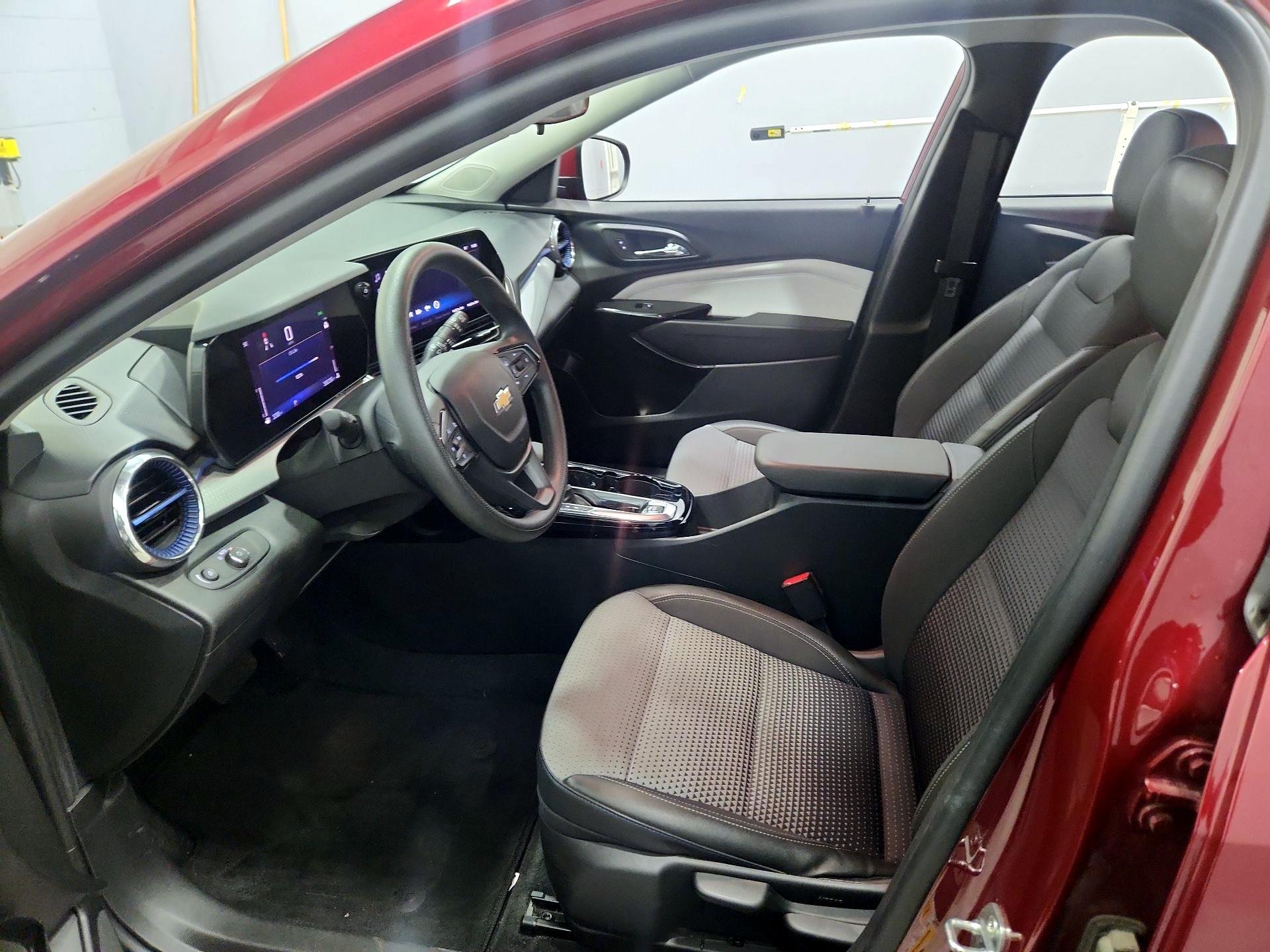 Thumbnail: 2024 Chevrolet Trax - 11