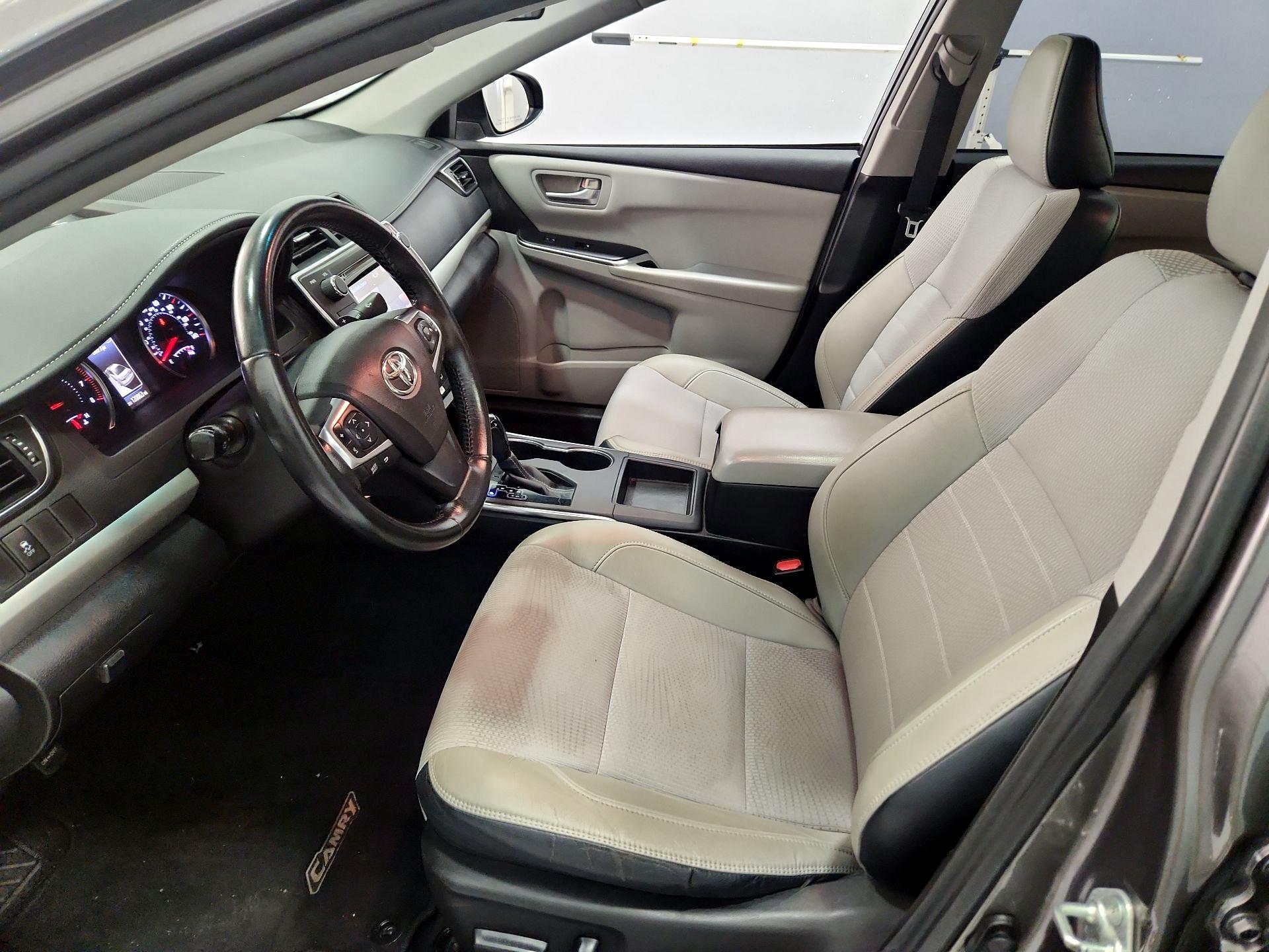 Thumbnail: 2016 Toyota Camry - 11