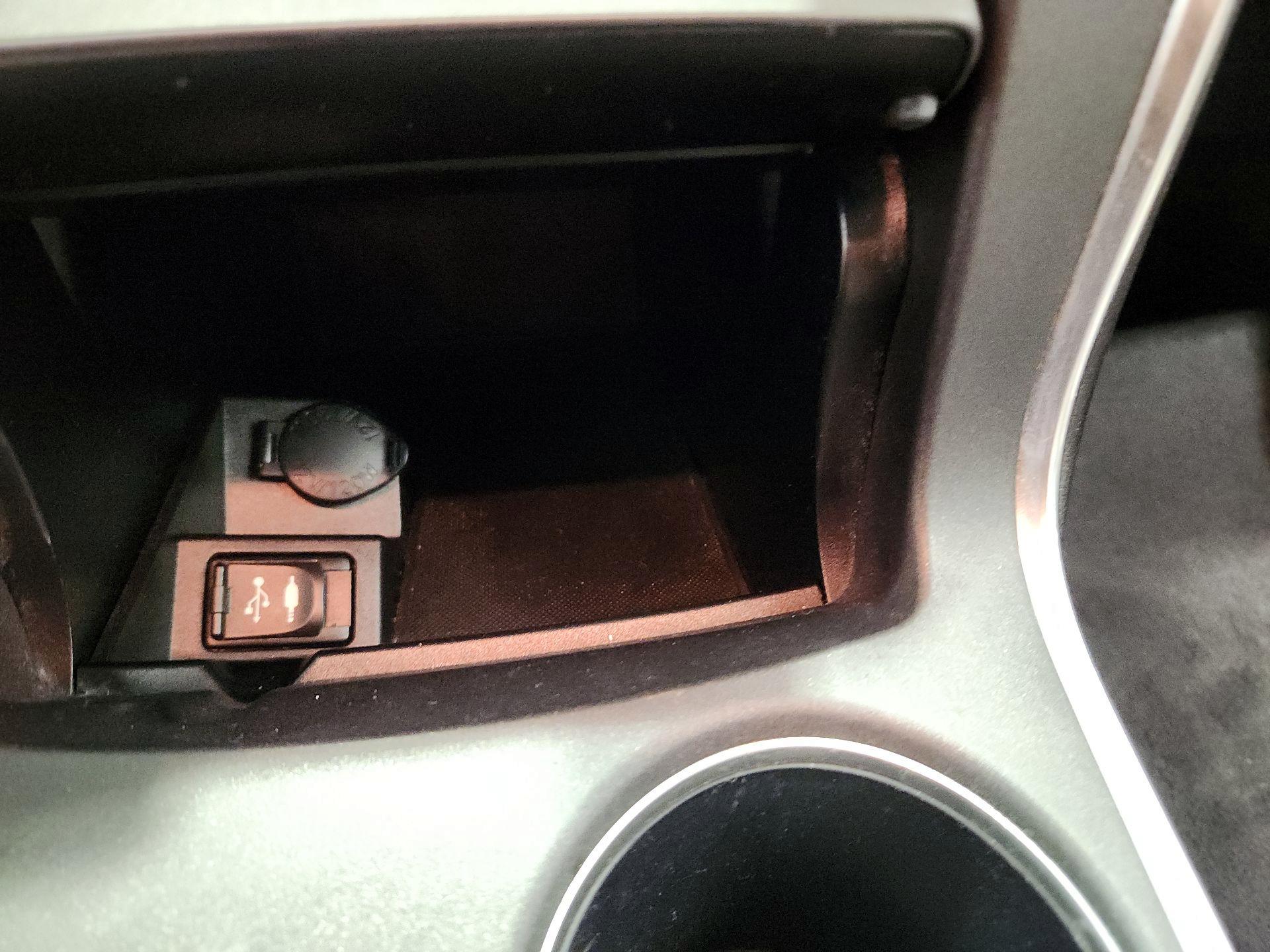 Thumbnail: 2016 Toyota Camry - 18