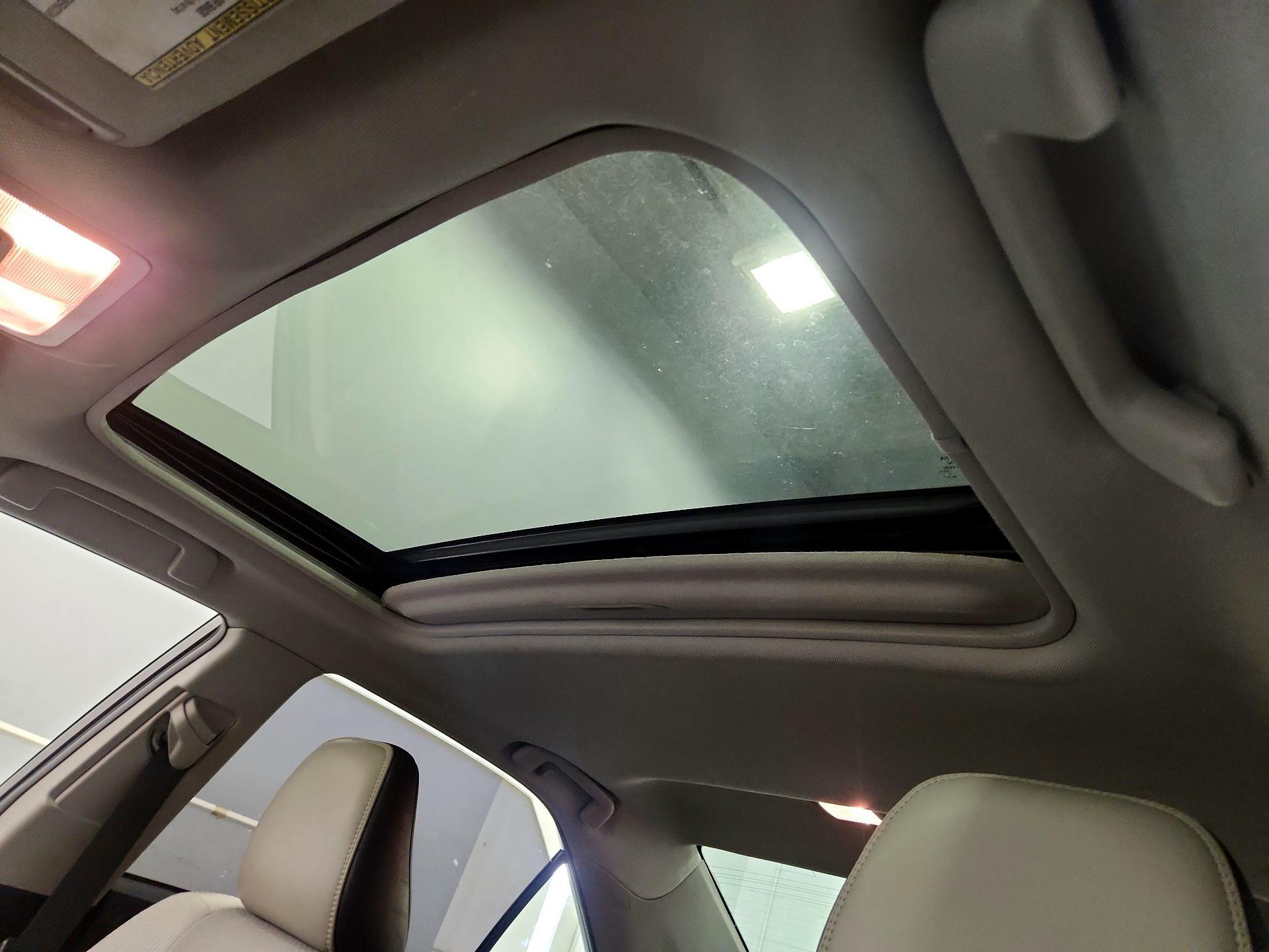 Thumbnail: 2016 Toyota Camry - 19