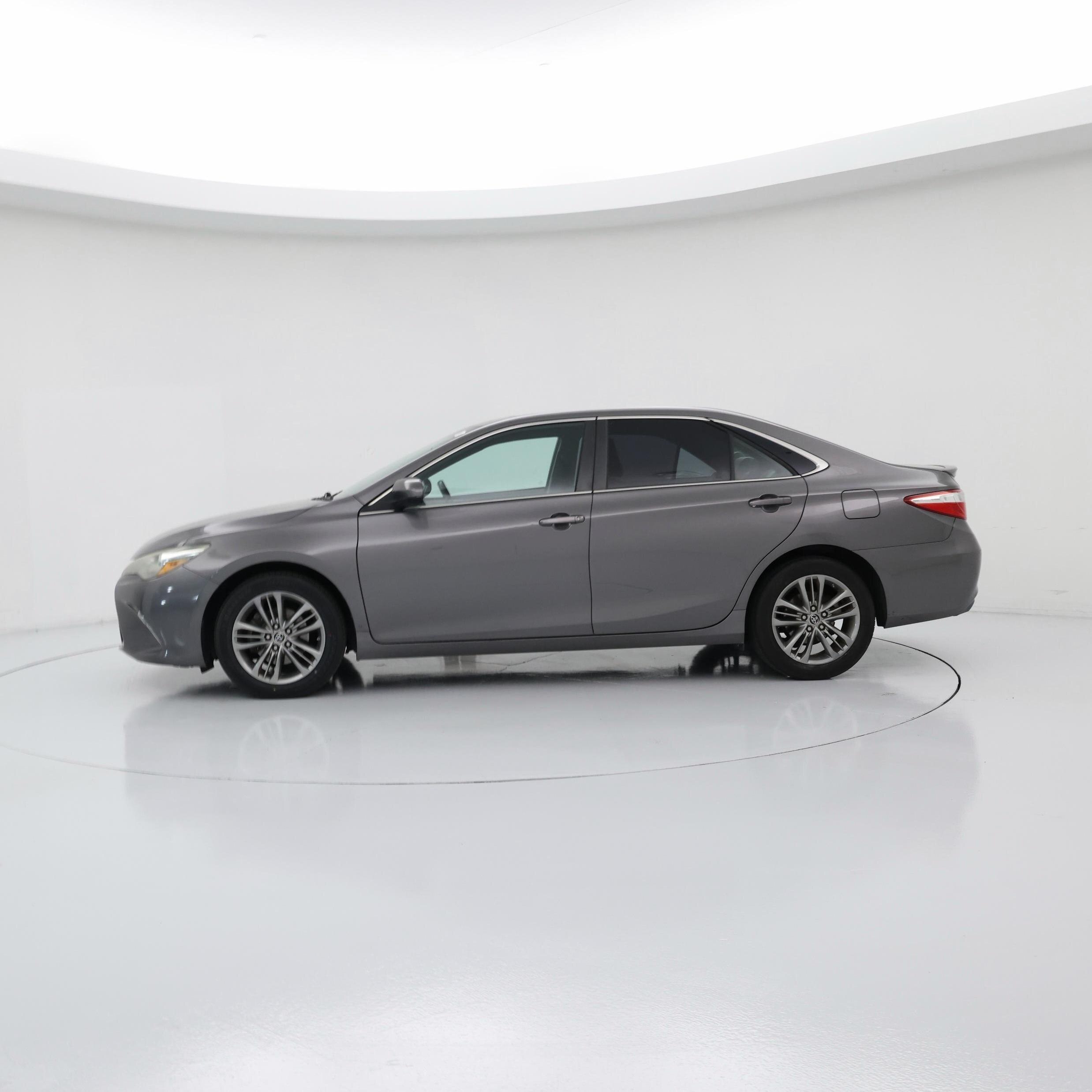 Thumbnail: 2016 Toyota Camry - 3