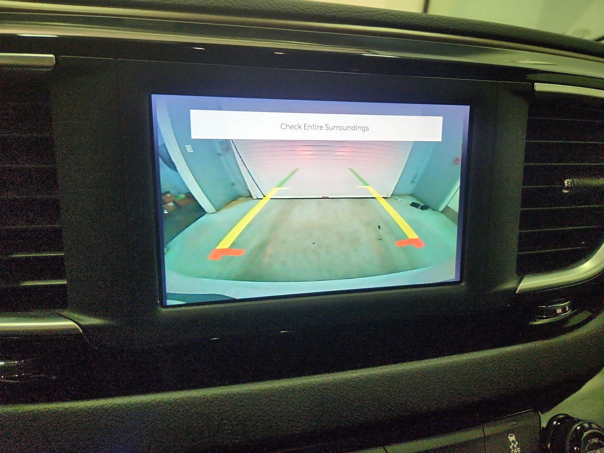 Thumbnail: 2022 Chrysler Voyager - 14