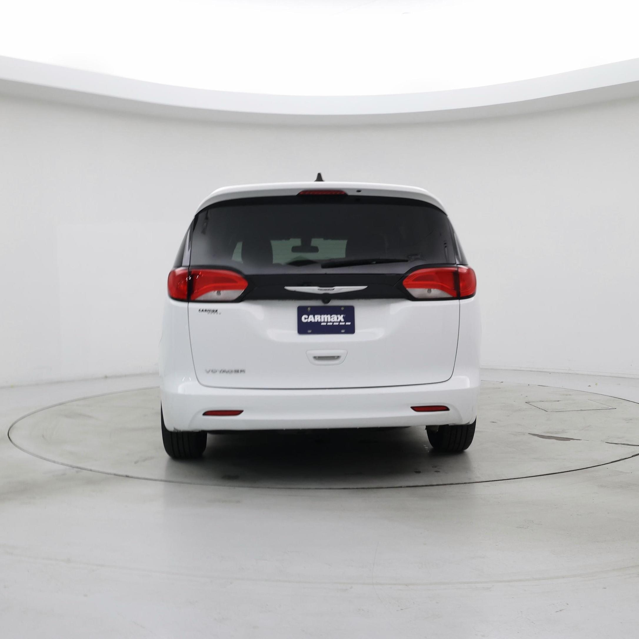 Thumbnail: 2022 Chrysler Voyager - 6