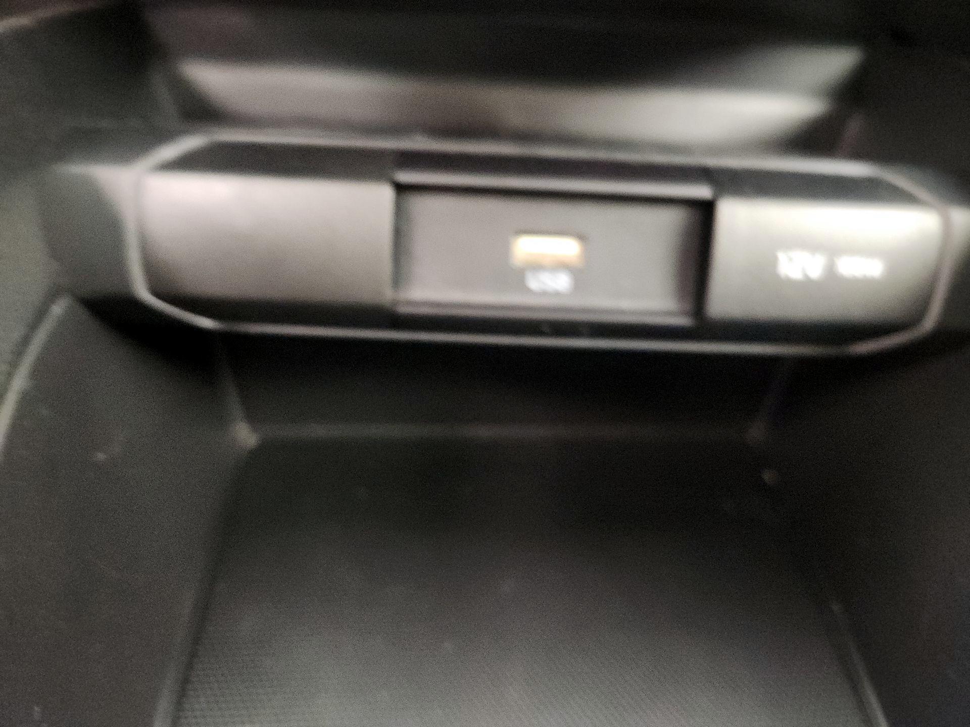 Thumbnail: 2023 Kia Rio - 16