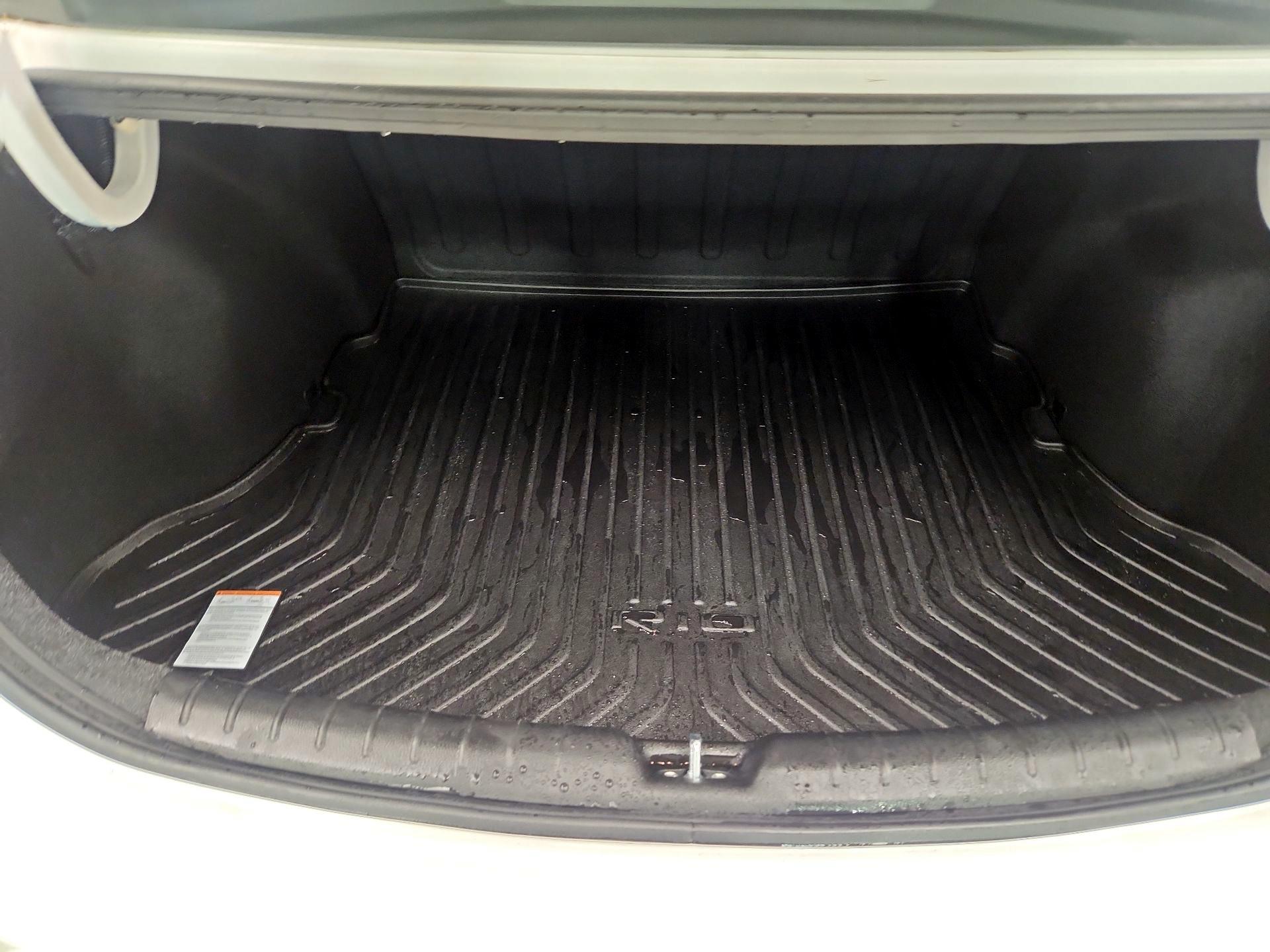 Thumbnail: 2023 Kia Rio - 18