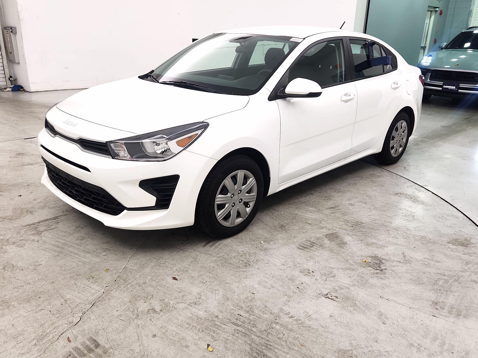 Thumbnail: 2023 Kia Rio - 3