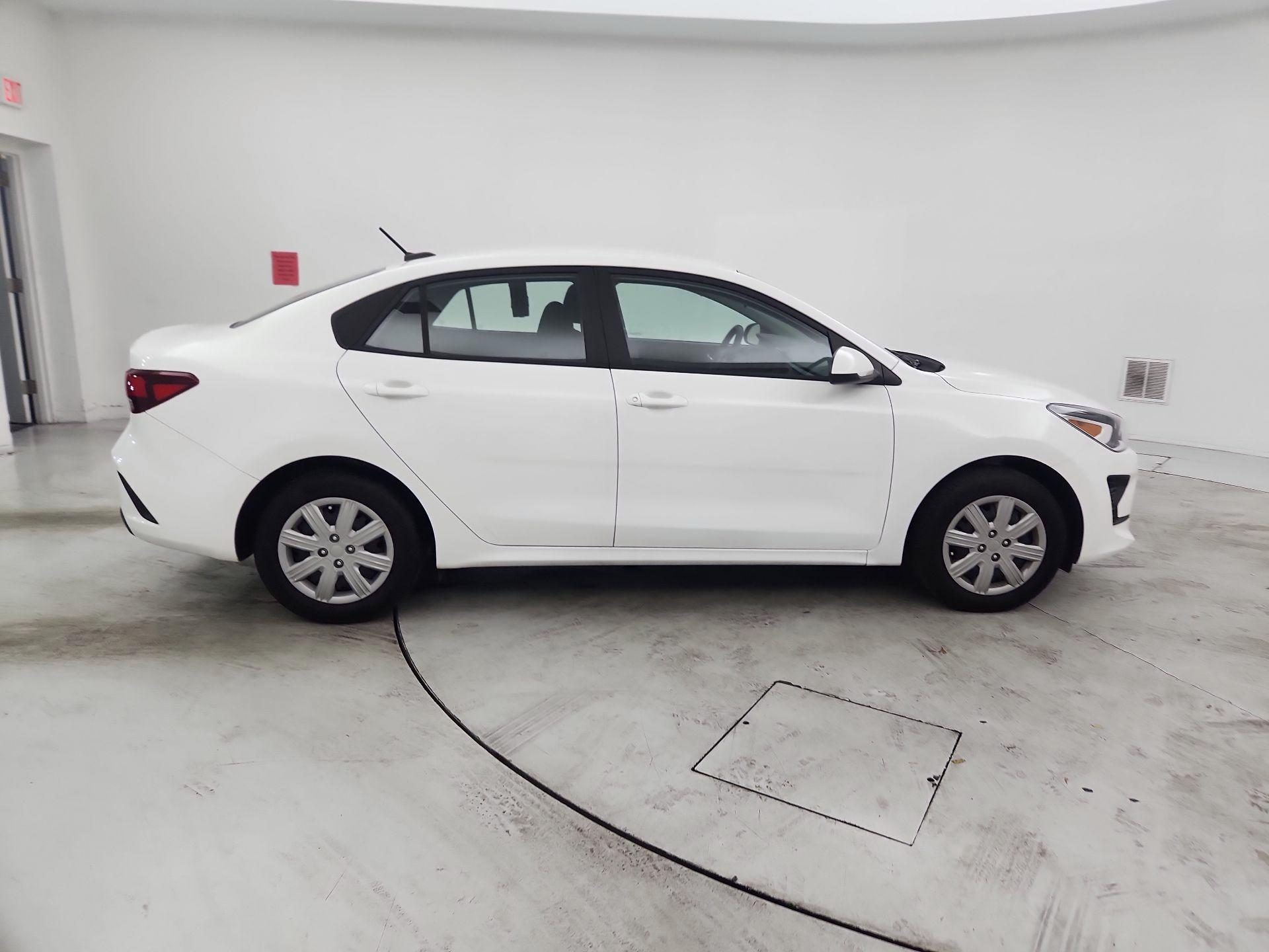 Thumbnail: 2023 Kia Rio - 4