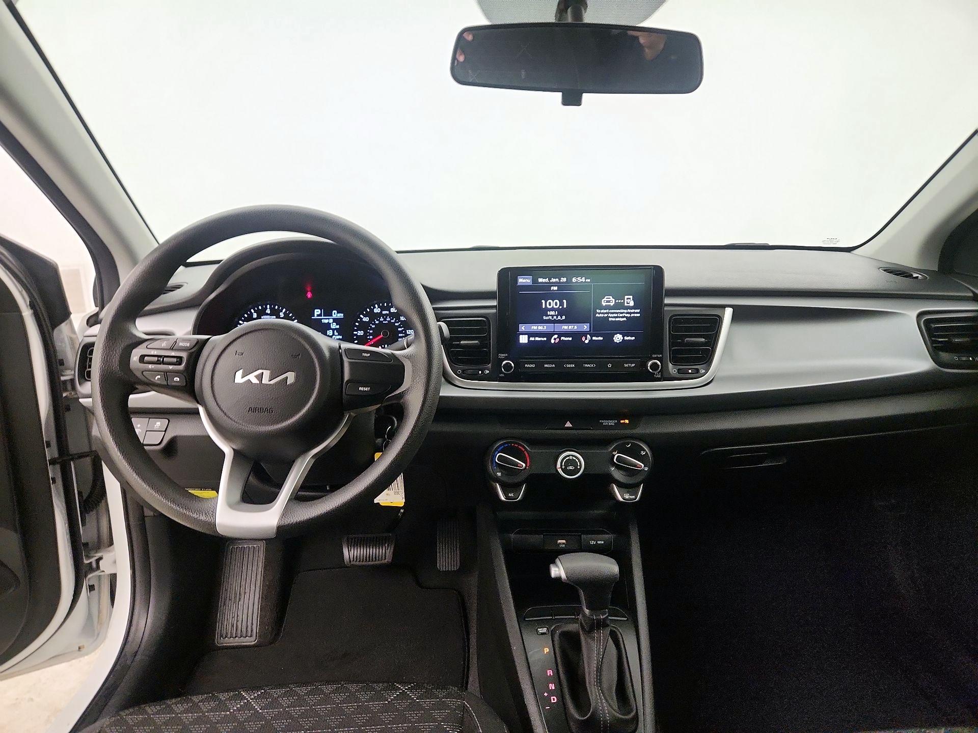 Thumbnail: 2023 Kia Rio - 8