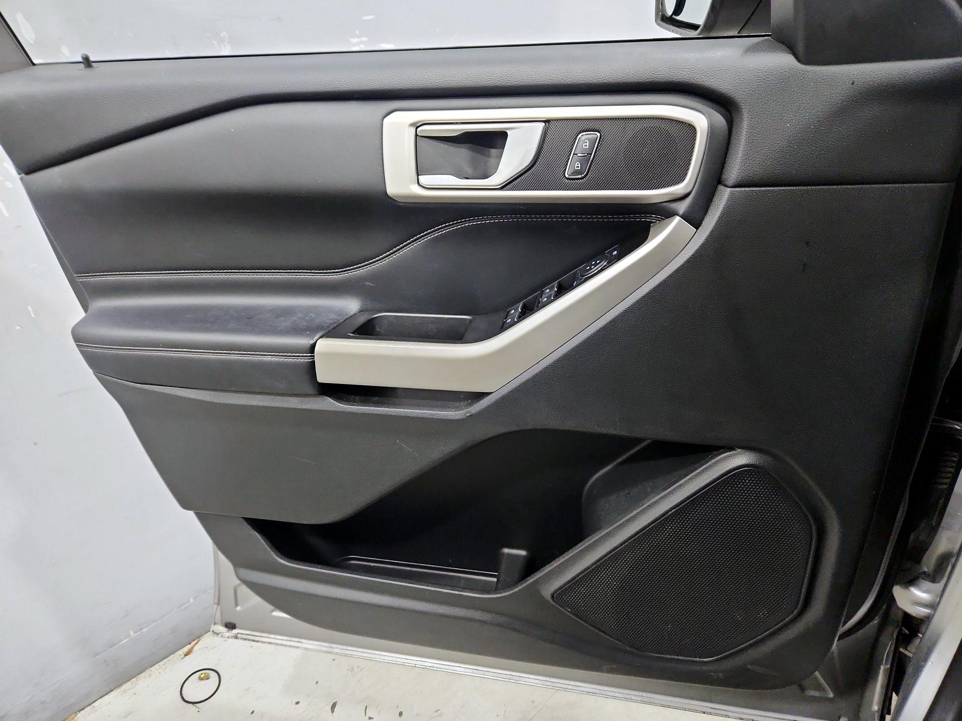 Thumbnail: 2020 Ford Explorer - 12