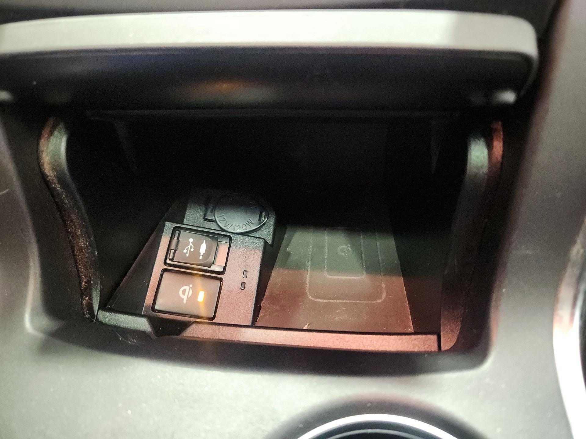 Thumbnail: 2016 Toyota Camry - 18