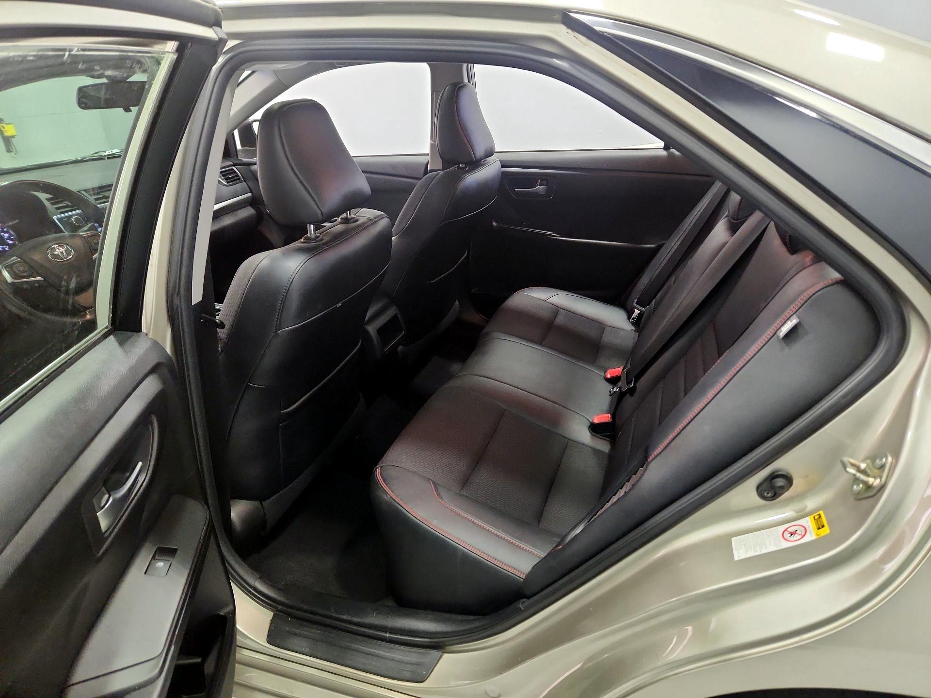 Thumbnail: 2016 Toyota Camry - 20