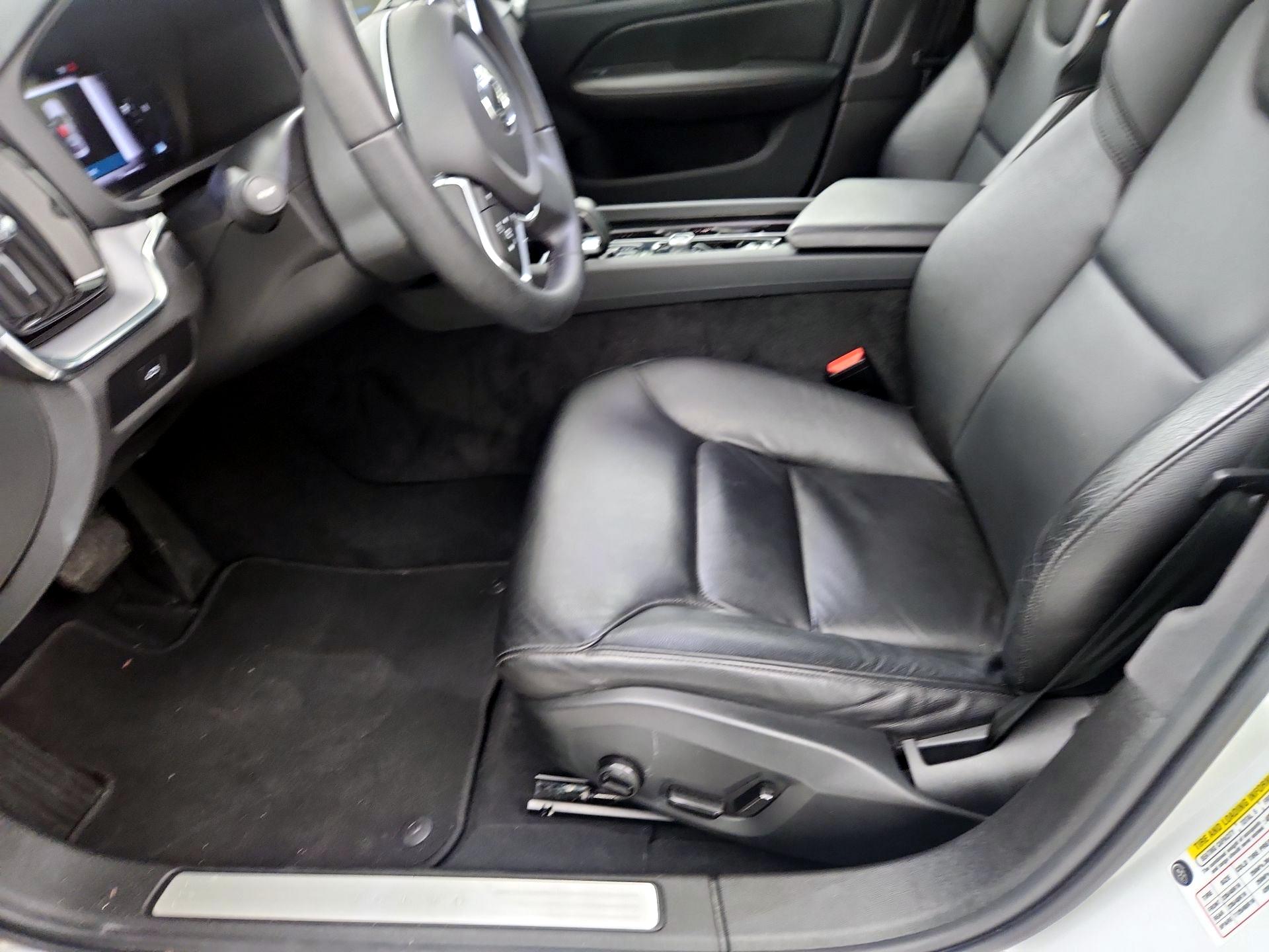 Thumbnail: 2023 Volvo S60 - 9