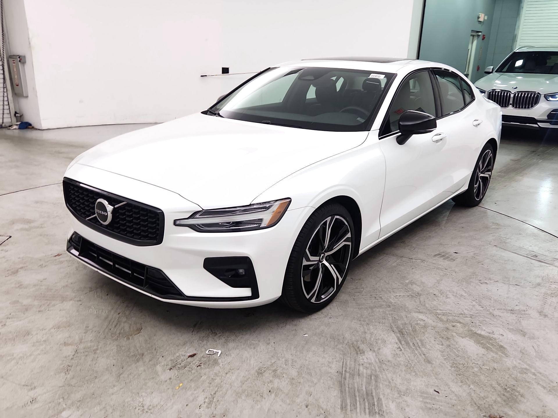 Thumbnail: 2023 Volvo S60 - 3