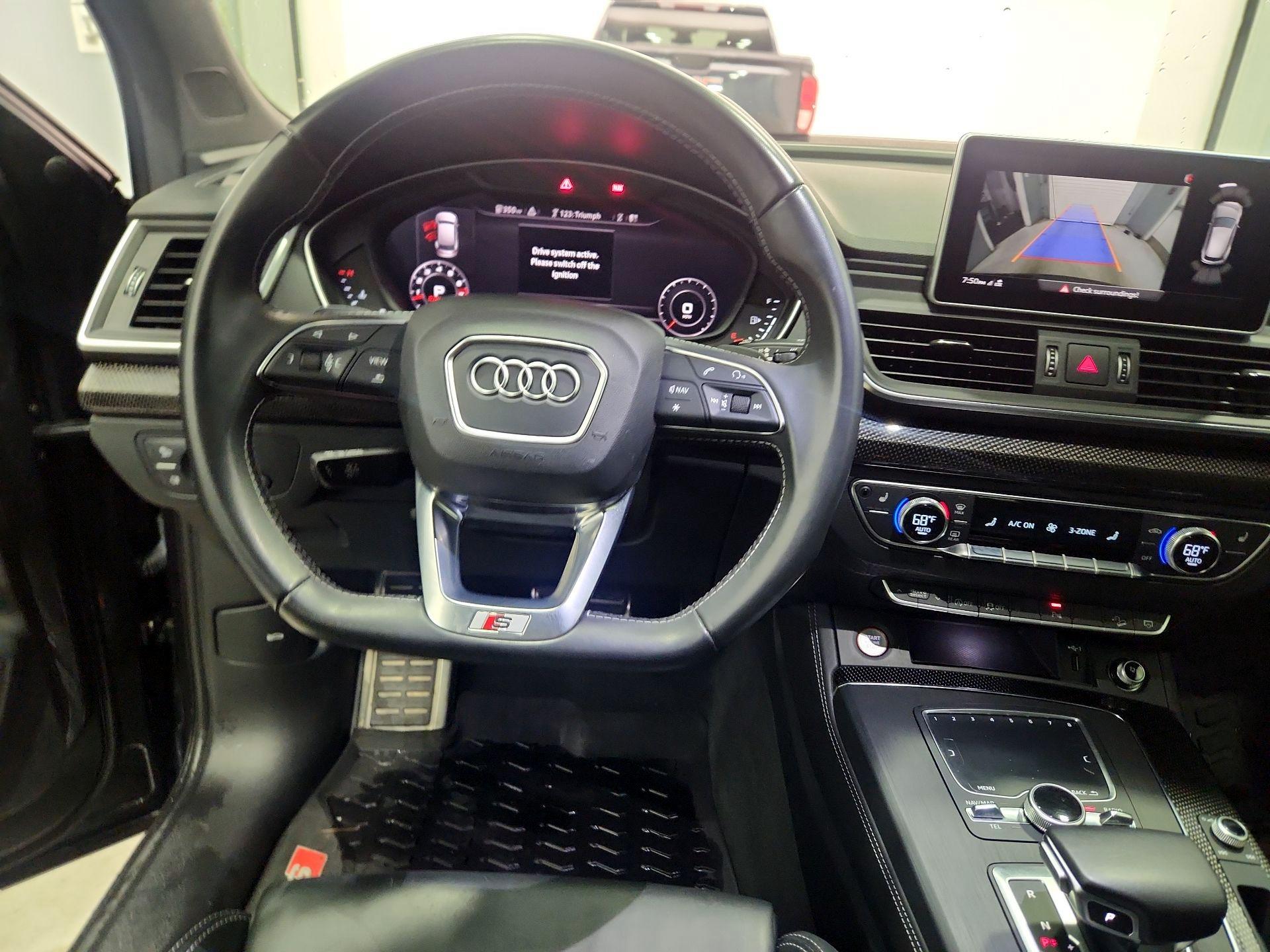 Thumbnail: 2020 Audi SQ5 - 10