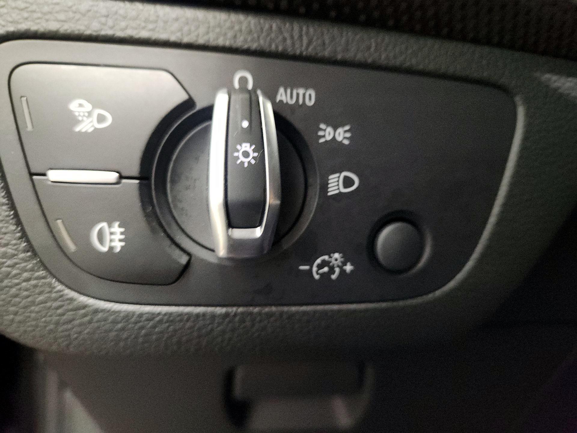 Thumbnail: 2020 Audi SQ5 - 13