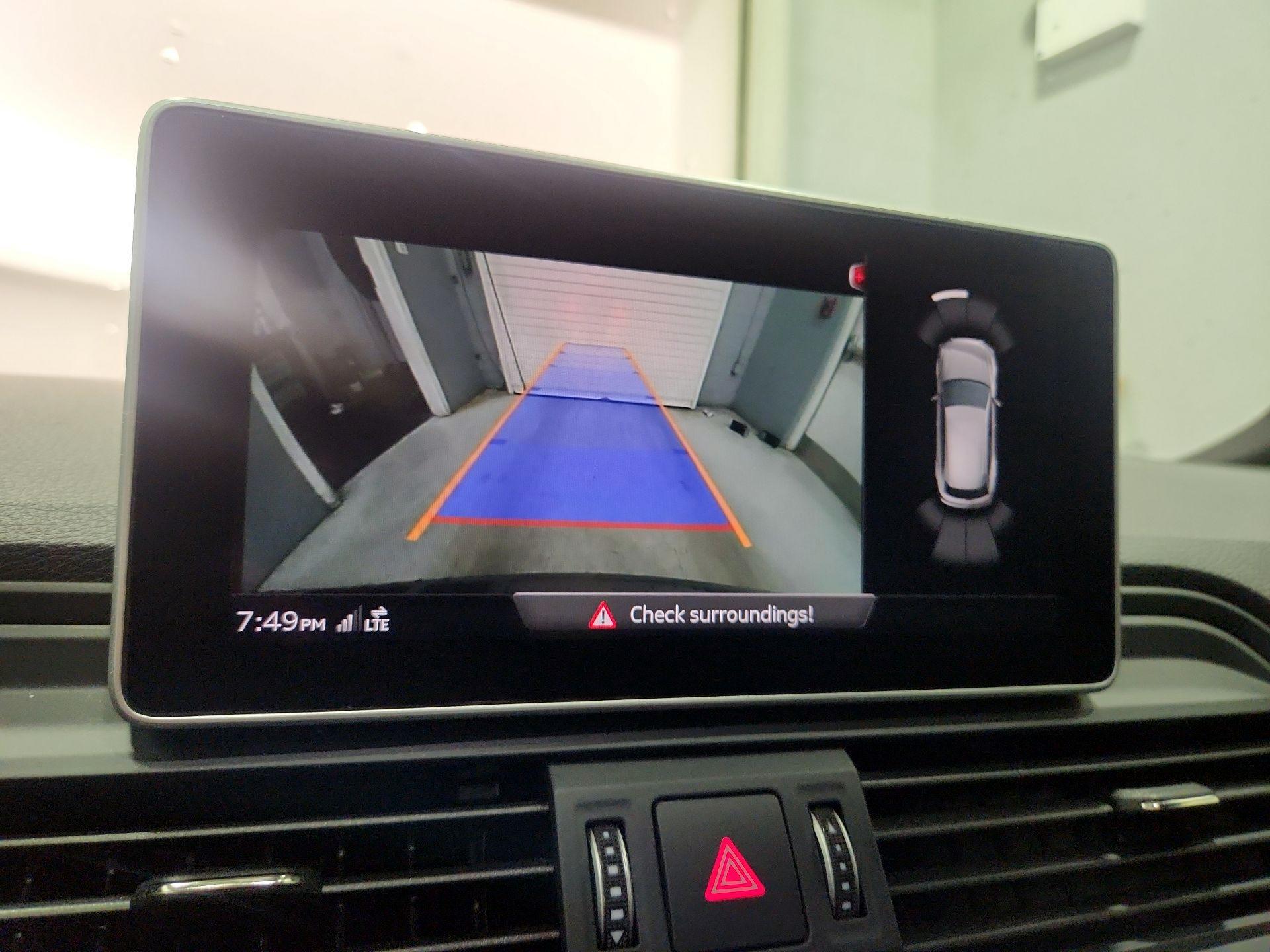 Thumbnail: 2020 Audi SQ5 - 14