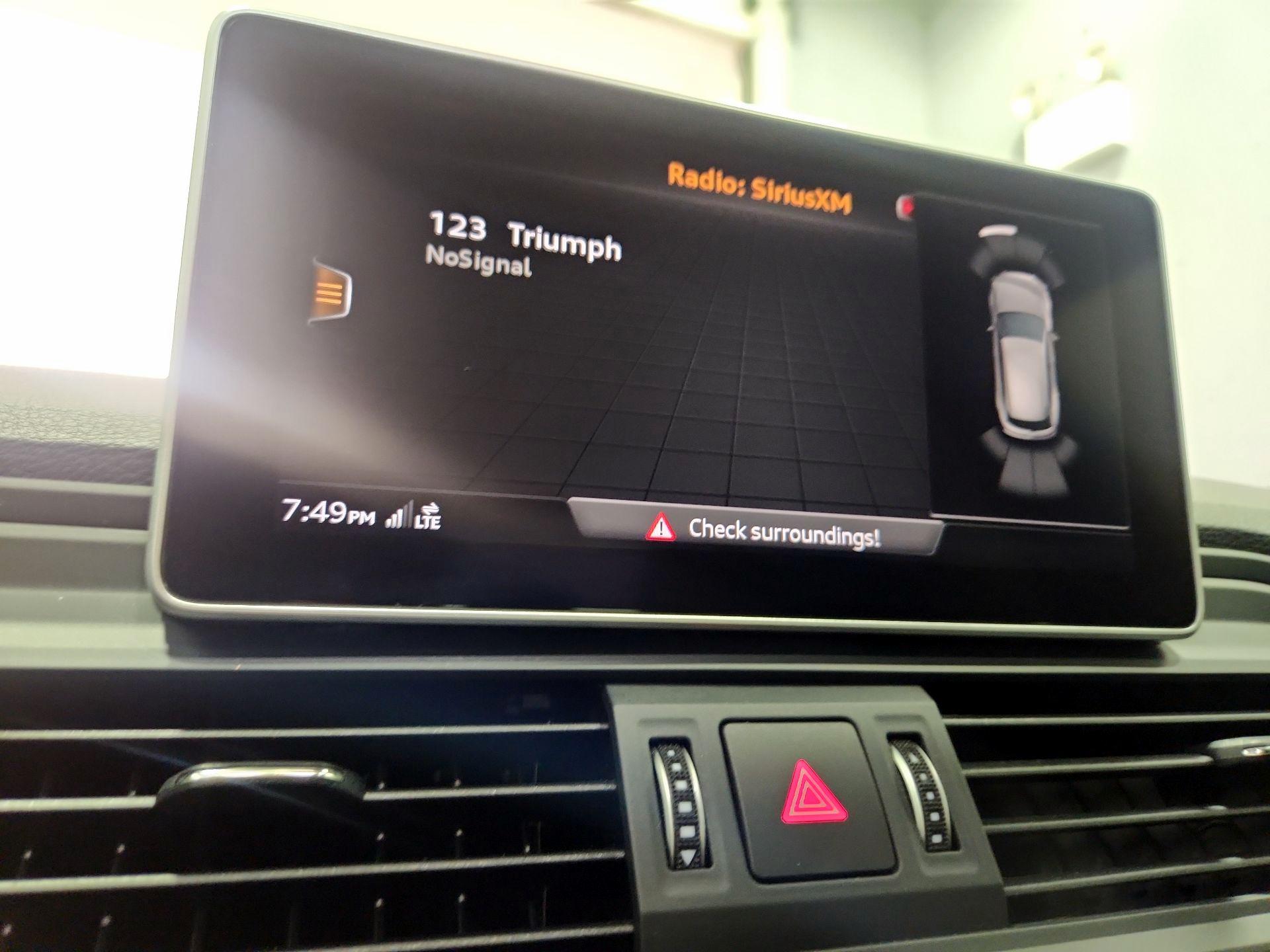 Thumbnail: 2020 Audi SQ5 - 15