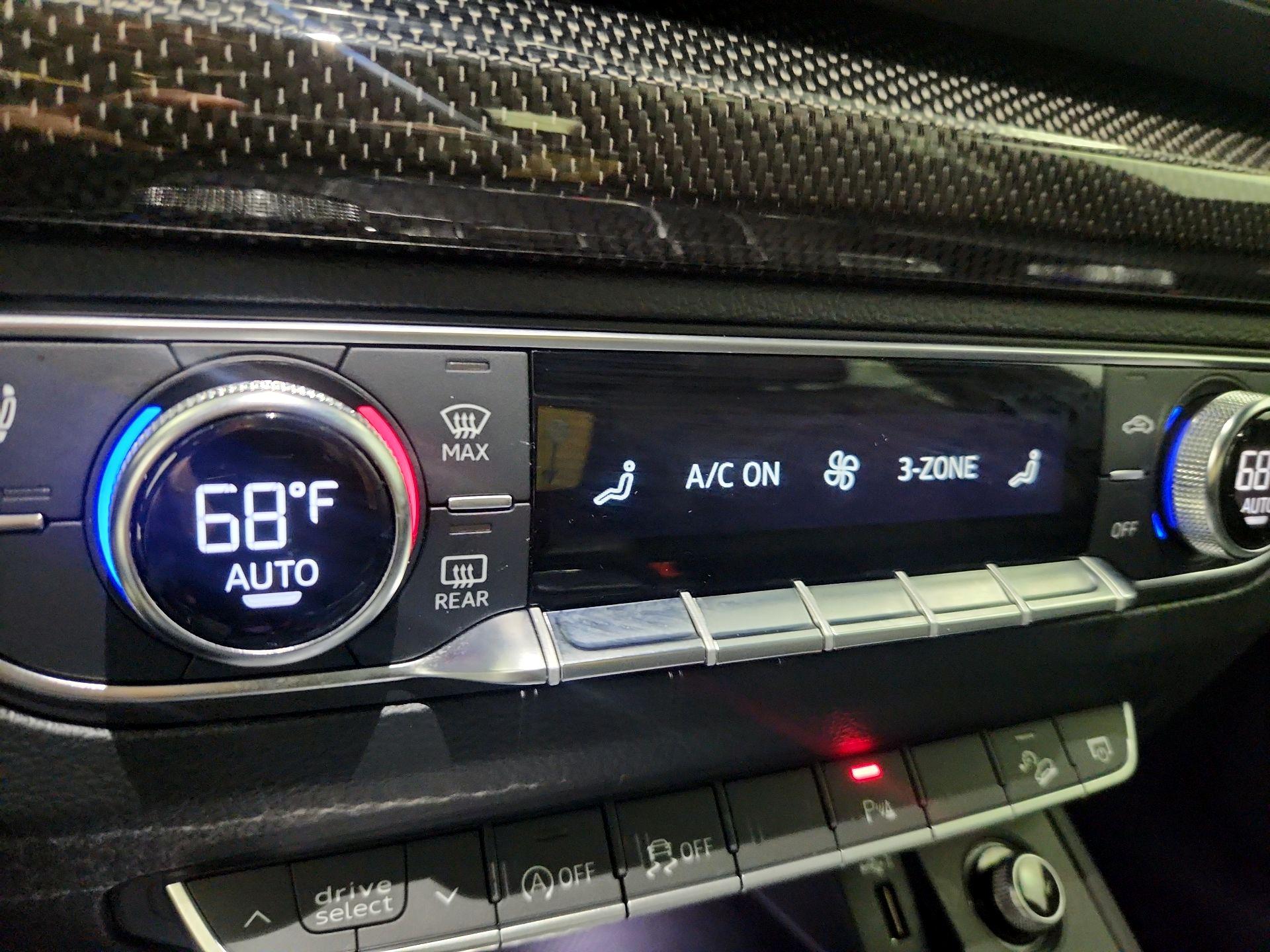 Thumbnail: 2020 Audi SQ5 - 16