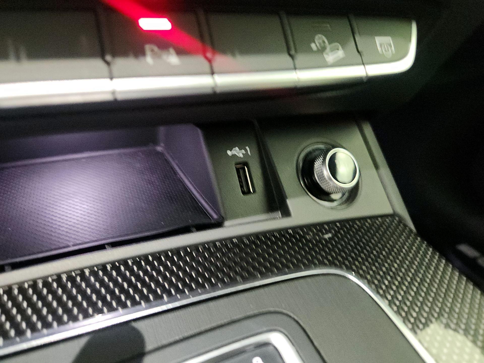 Thumbnail: 2020 Audi SQ5 - 18