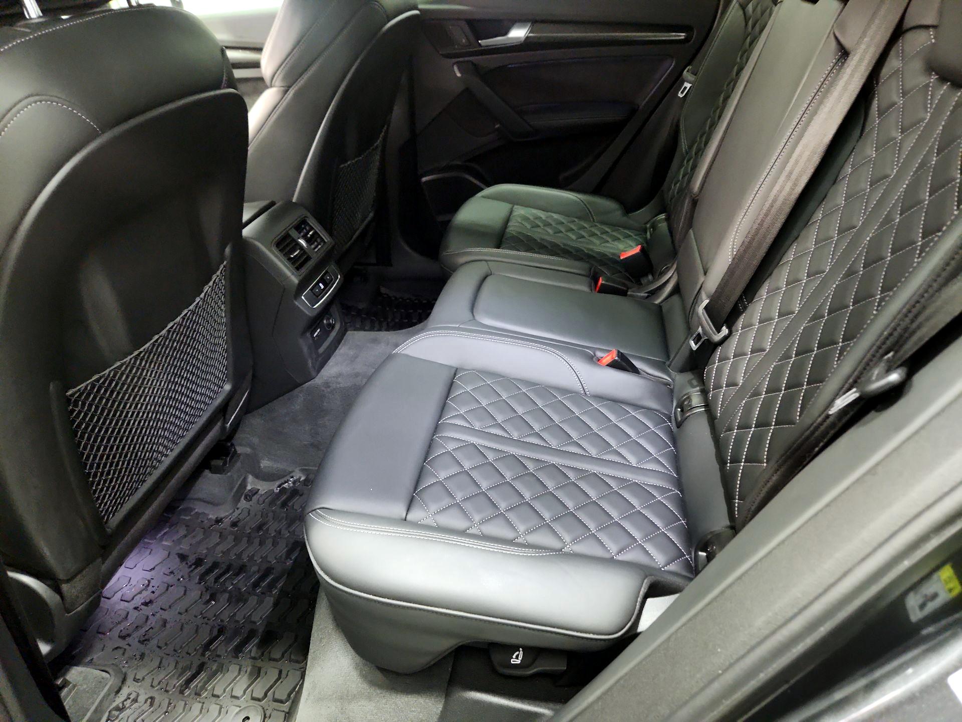 Thumbnail: 2020 Audi SQ5 - 19