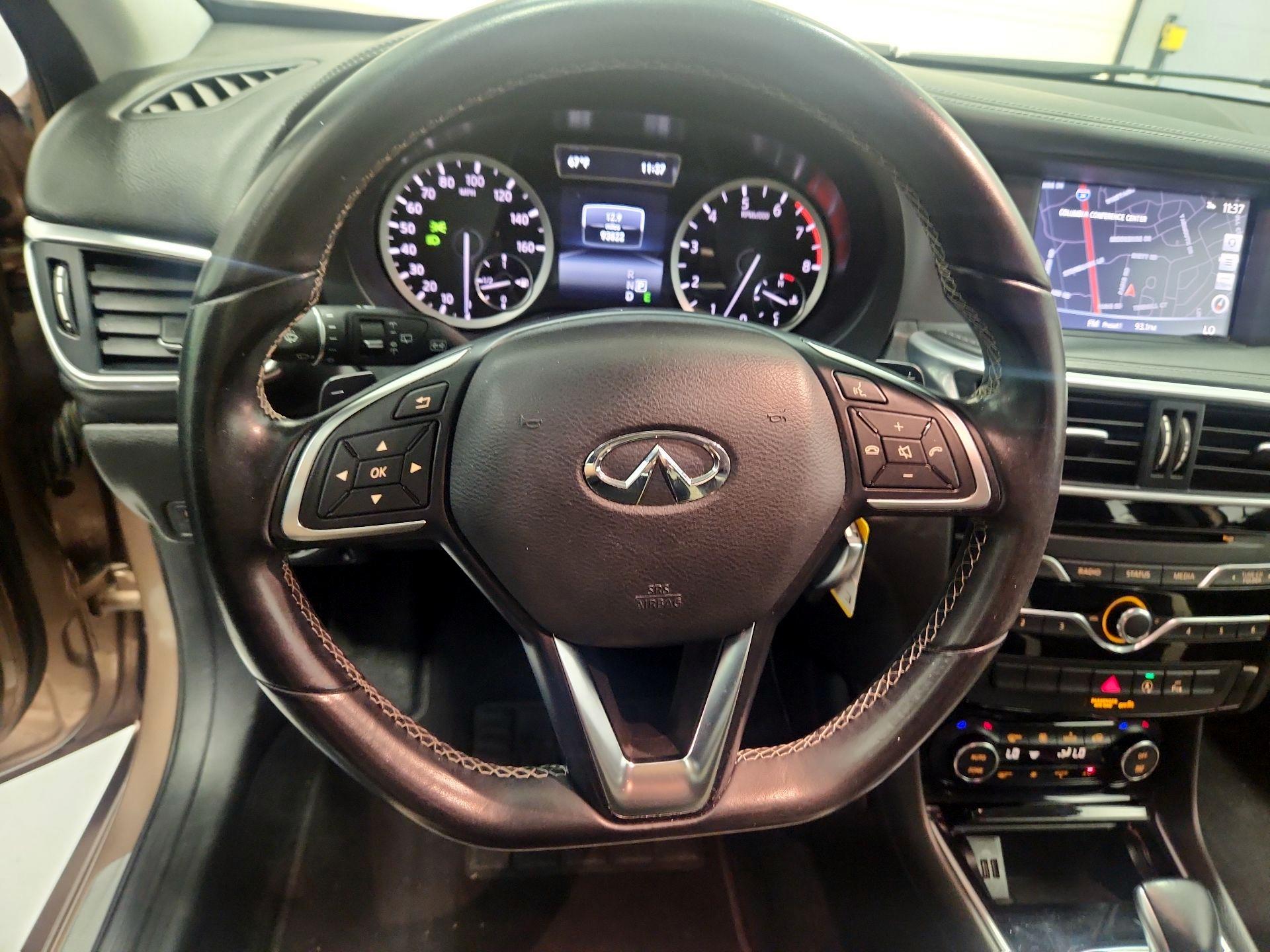 Thumbnail: 2018 INFINITI QX30 - 10