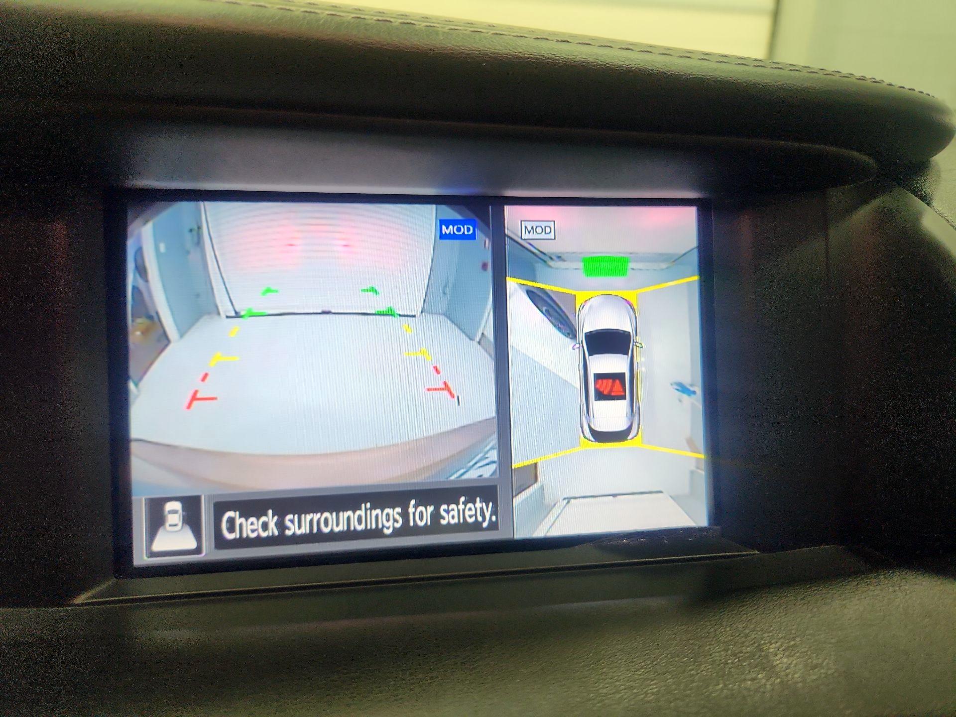 Thumbnail: 2018 INFINITI QX30 - 15