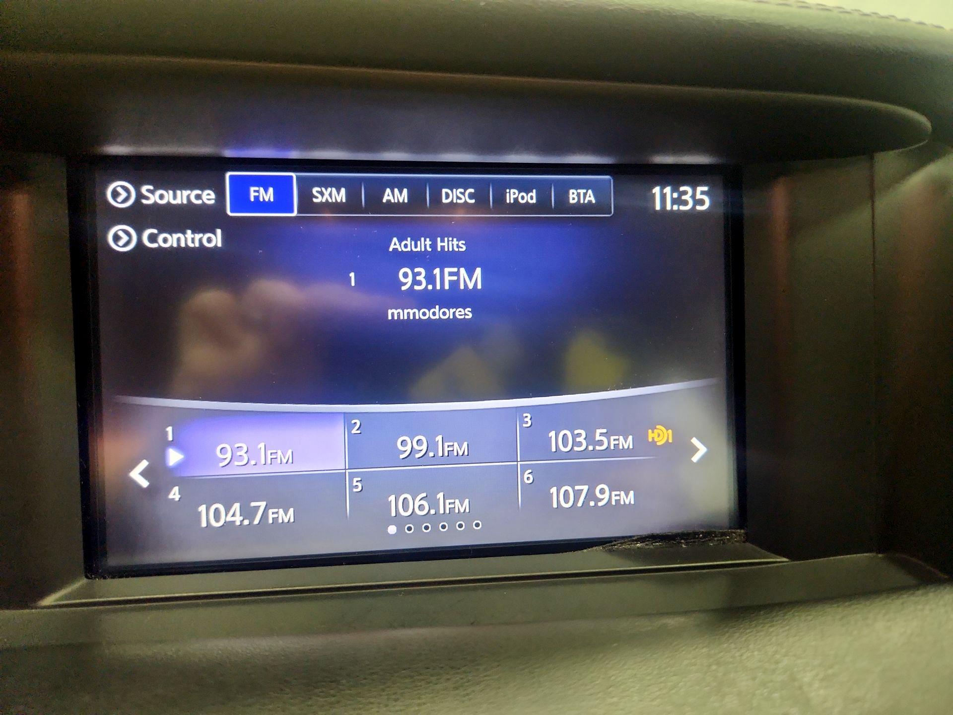 Thumbnail: 2018 INFINITI QX30 - 16