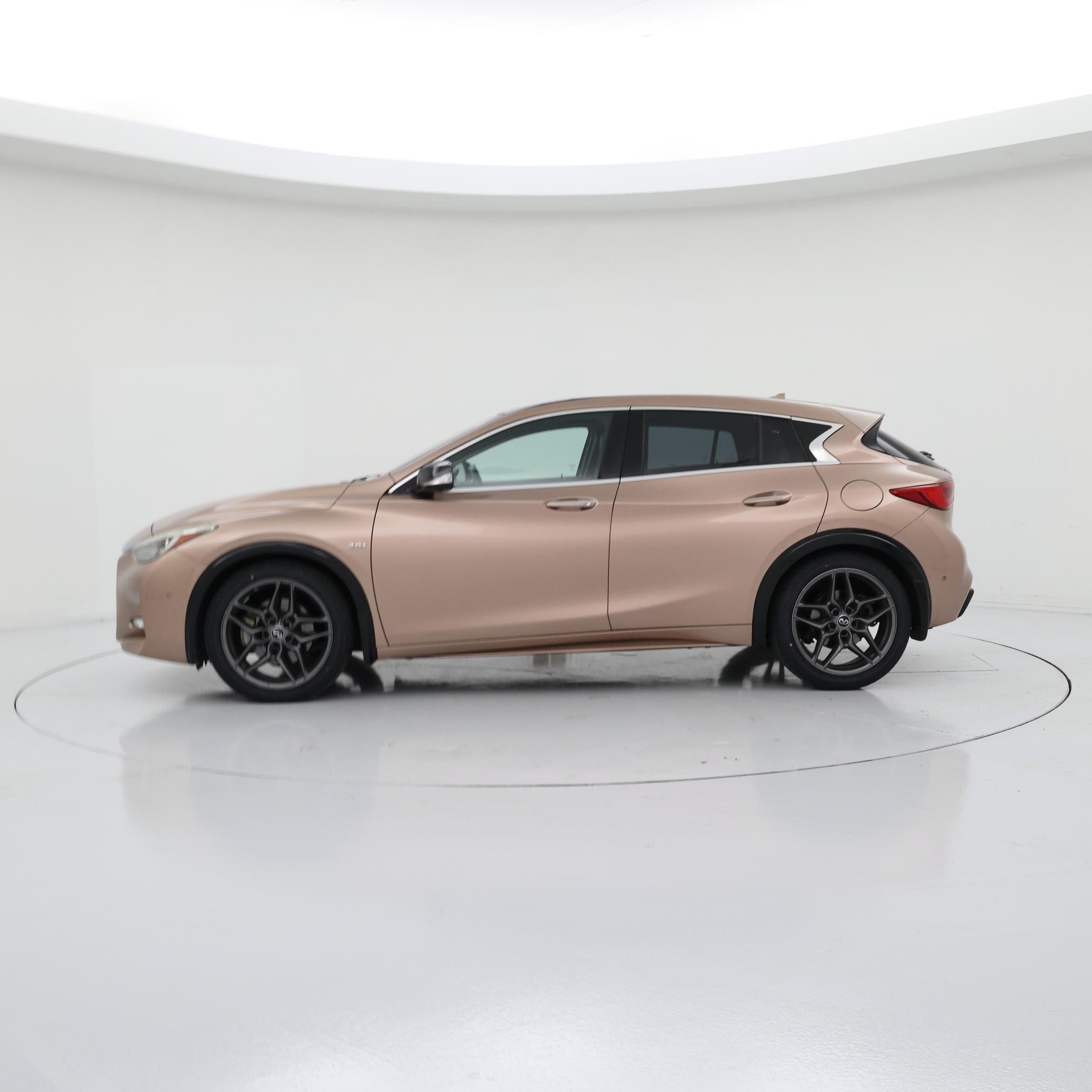 Thumbnail: 2018 INFINITI QX30 - 3