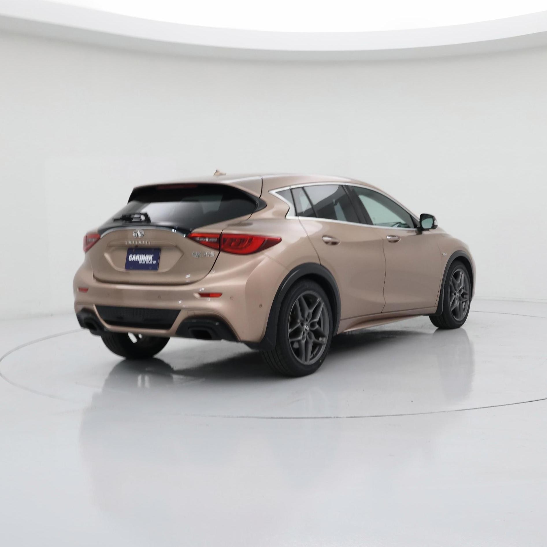 Thumbnail: 2018 INFINITI QX30 - 8