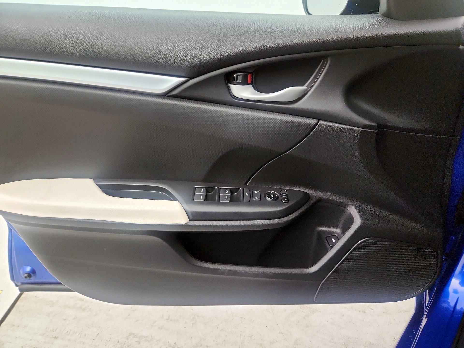 Thumbnail: 2017 Honda Civic - 10