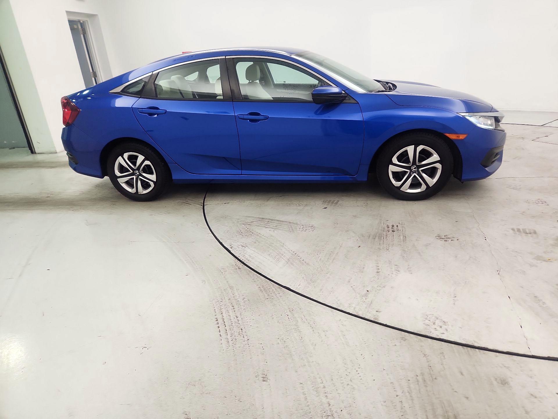 Thumbnail: 2017 Honda Civic - 4