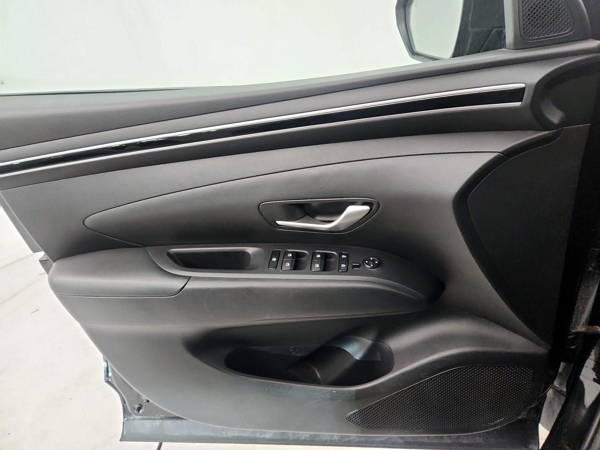 Thumbnail: 2023 Hyundai Tucson - 10