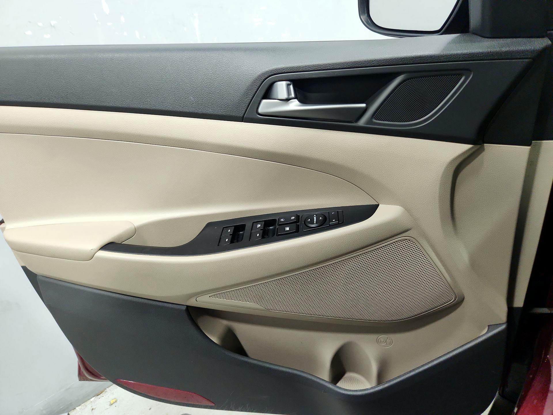 Thumbnail: 2017 Hyundai Tucson - 12