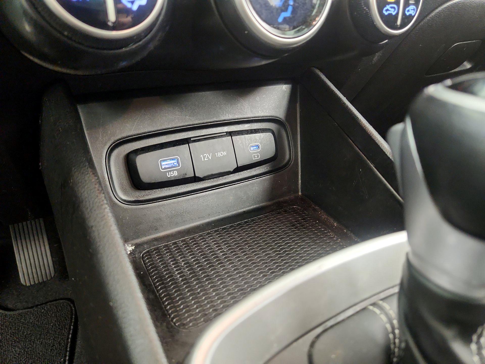 Thumbnail: 2024 Hyundai Venue - 16