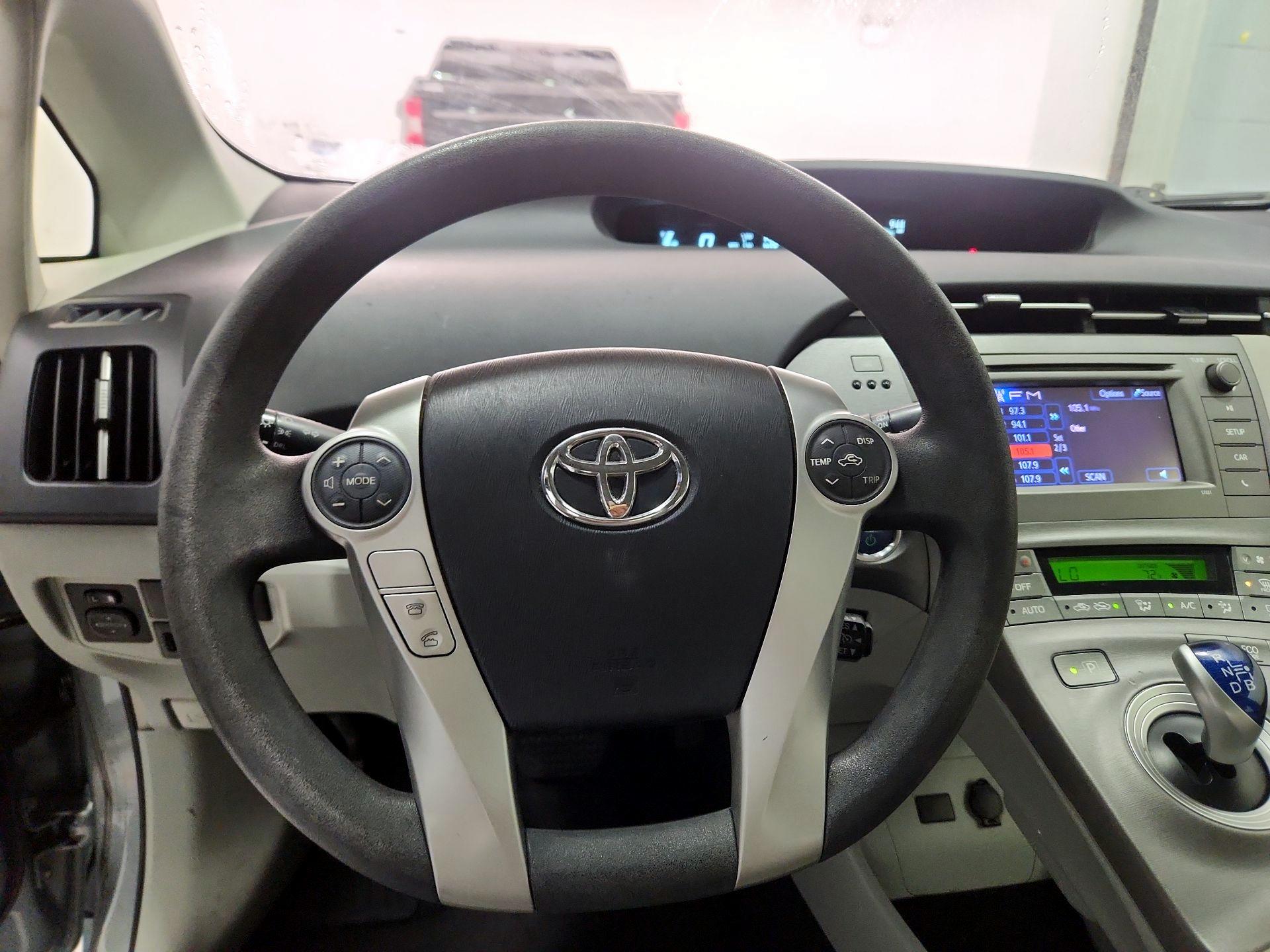 Thumbnail: 2015 Toyota Prius - 10