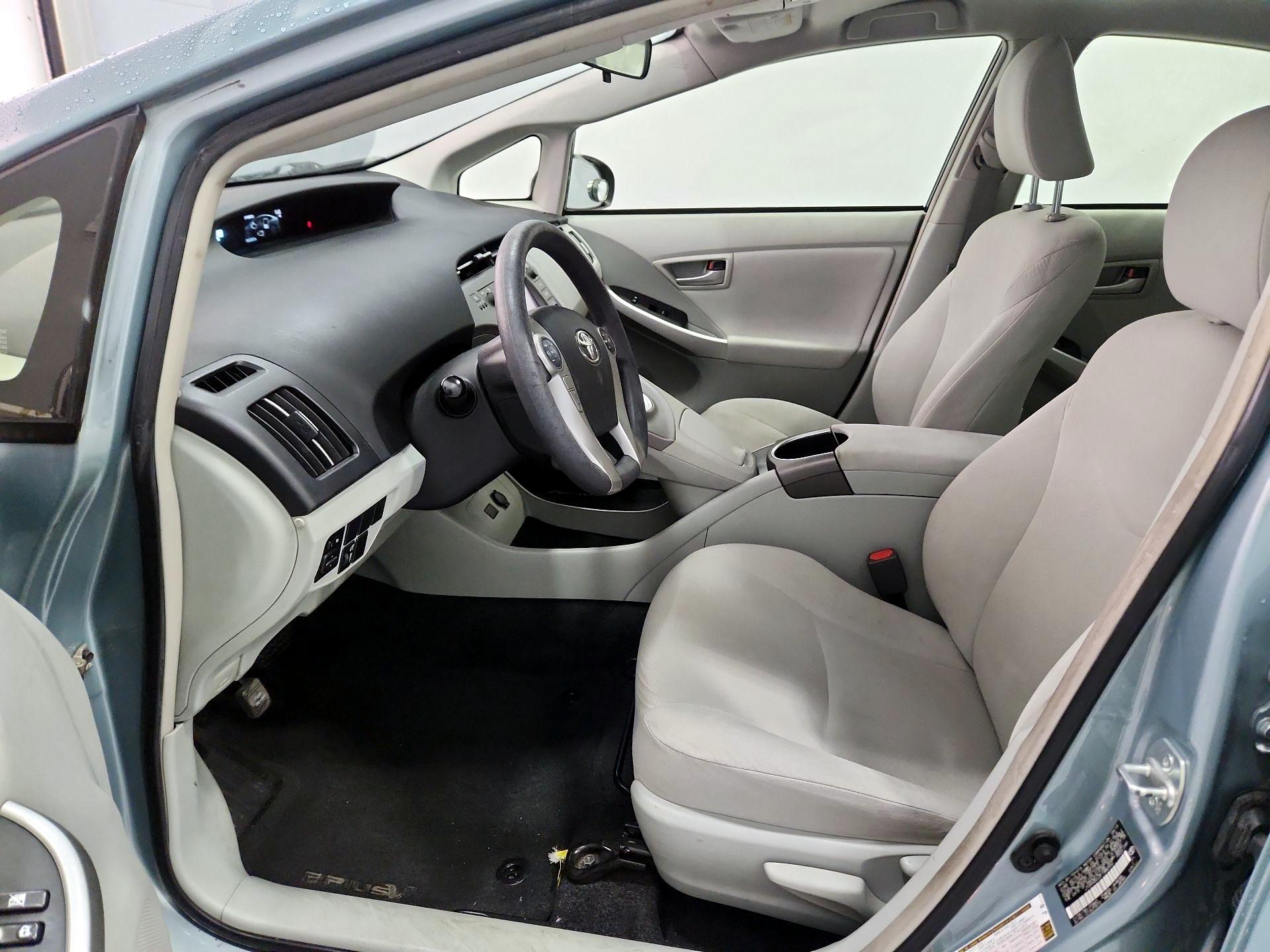 Thumbnail: 2015 Toyota Prius - 11