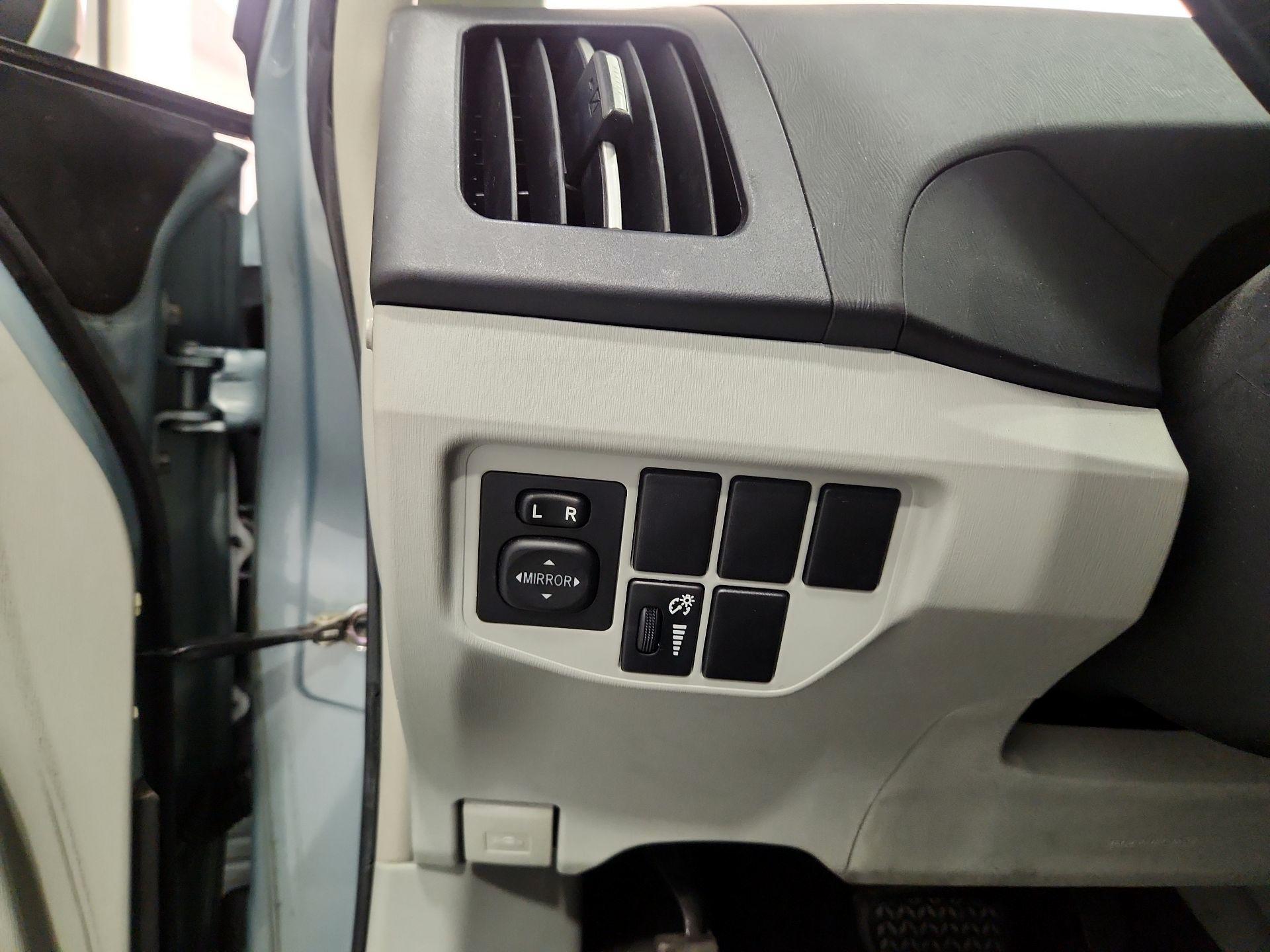 Thumbnail: 2015 Toyota Prius - 13