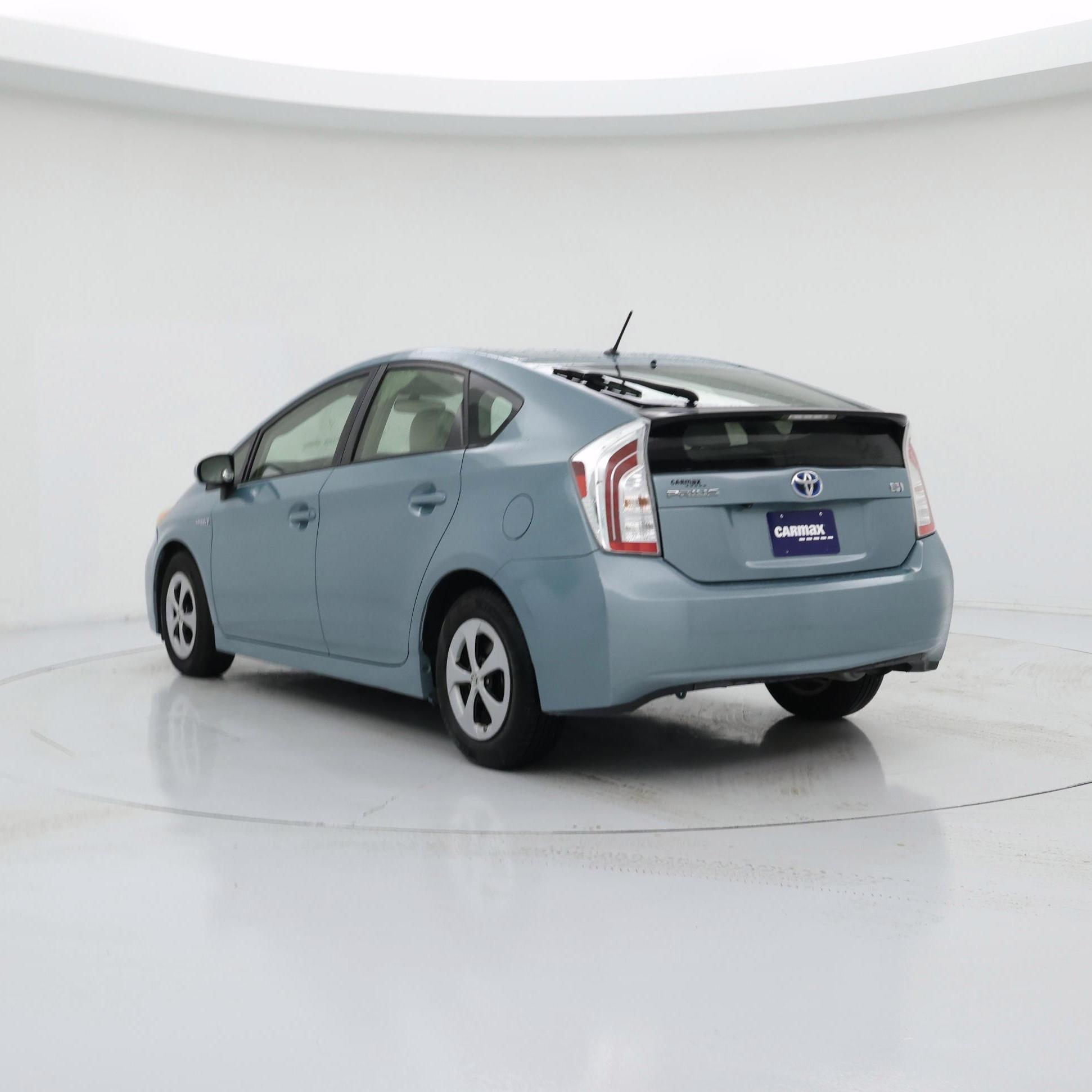 Thumbnail: 2015 Toyota Prius - 2