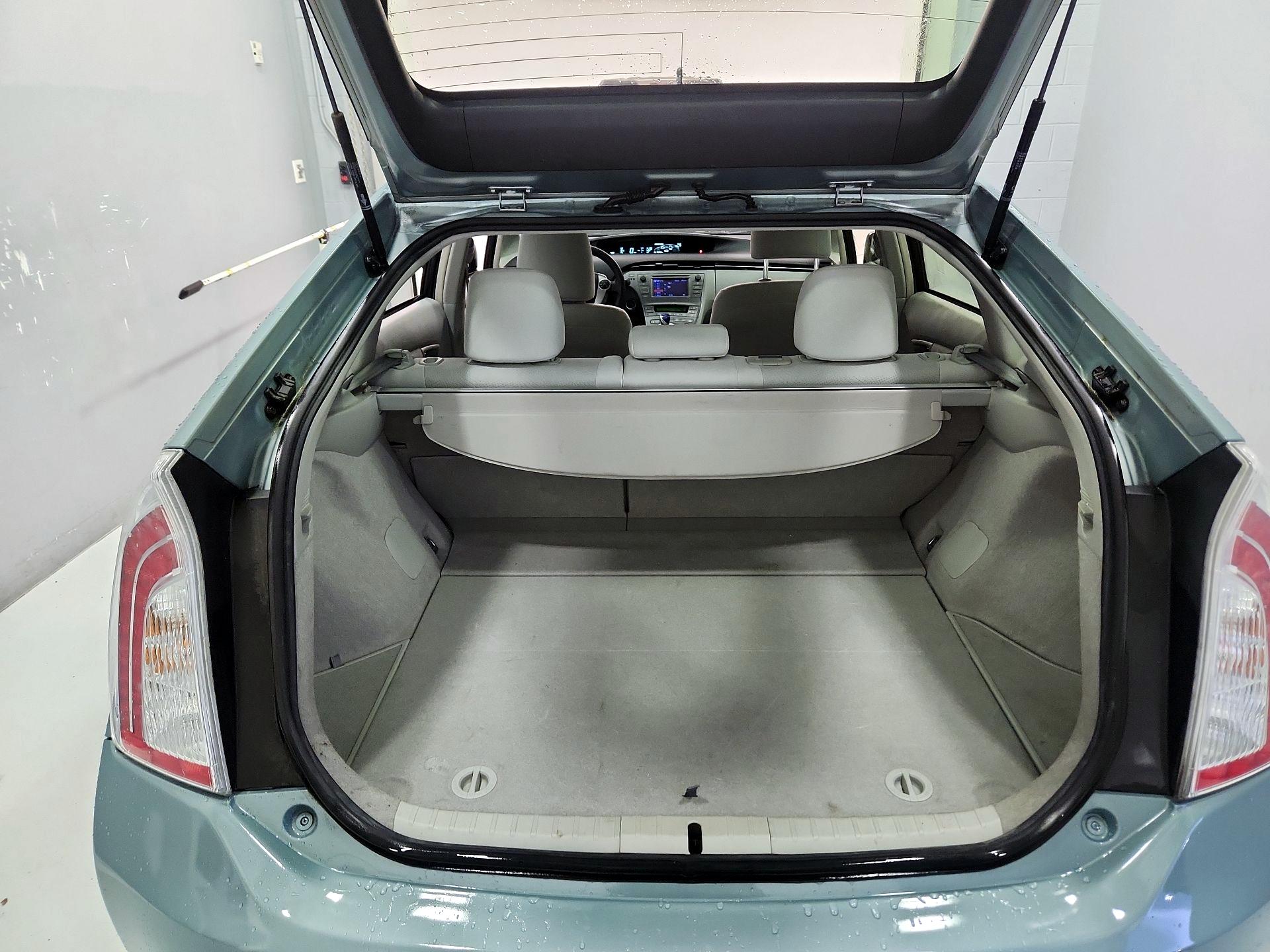 Thumbnail: 2015 Toyota Prius - 19