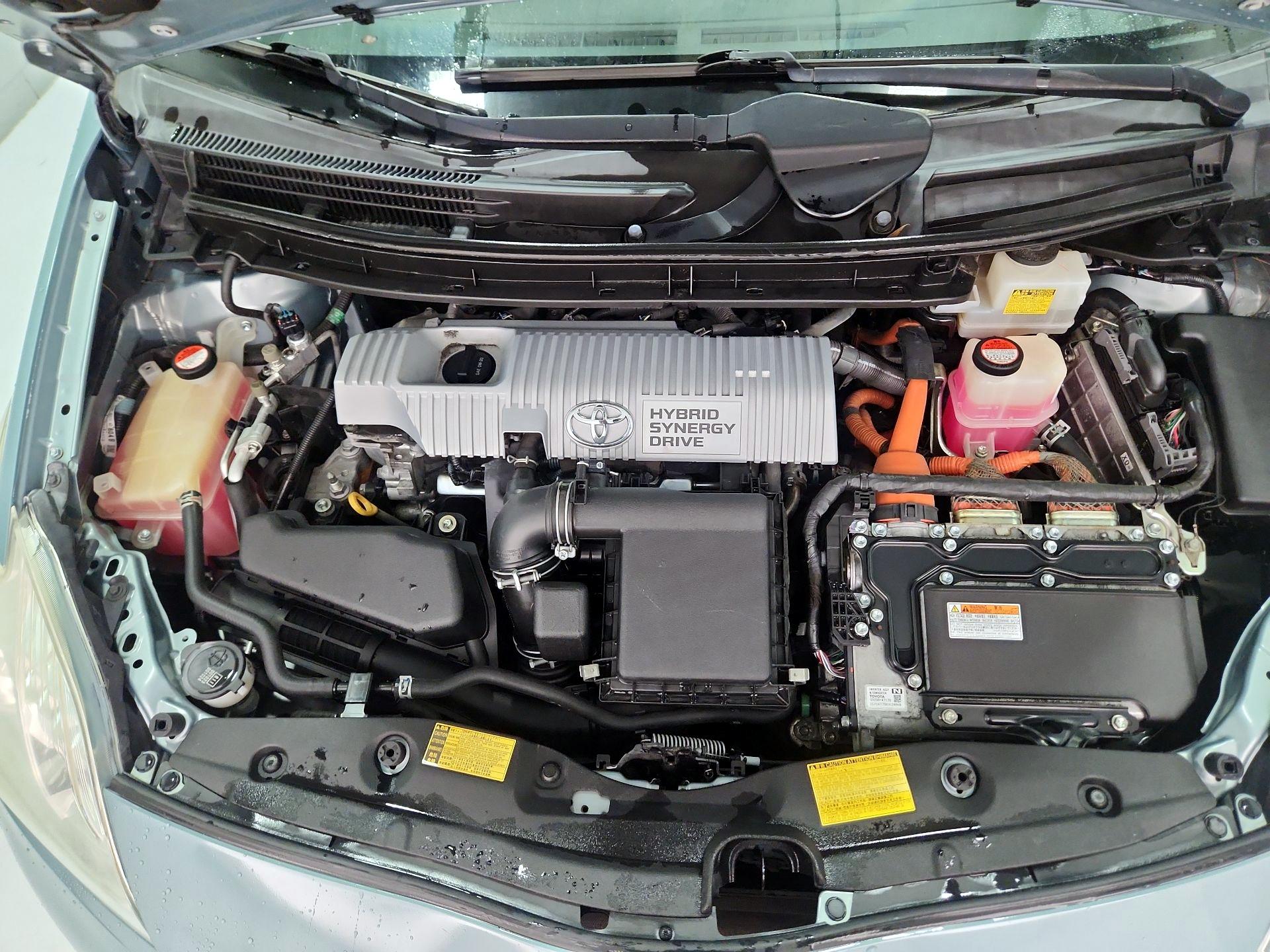 Thumbnail: 2015 Toyota Prius - 20