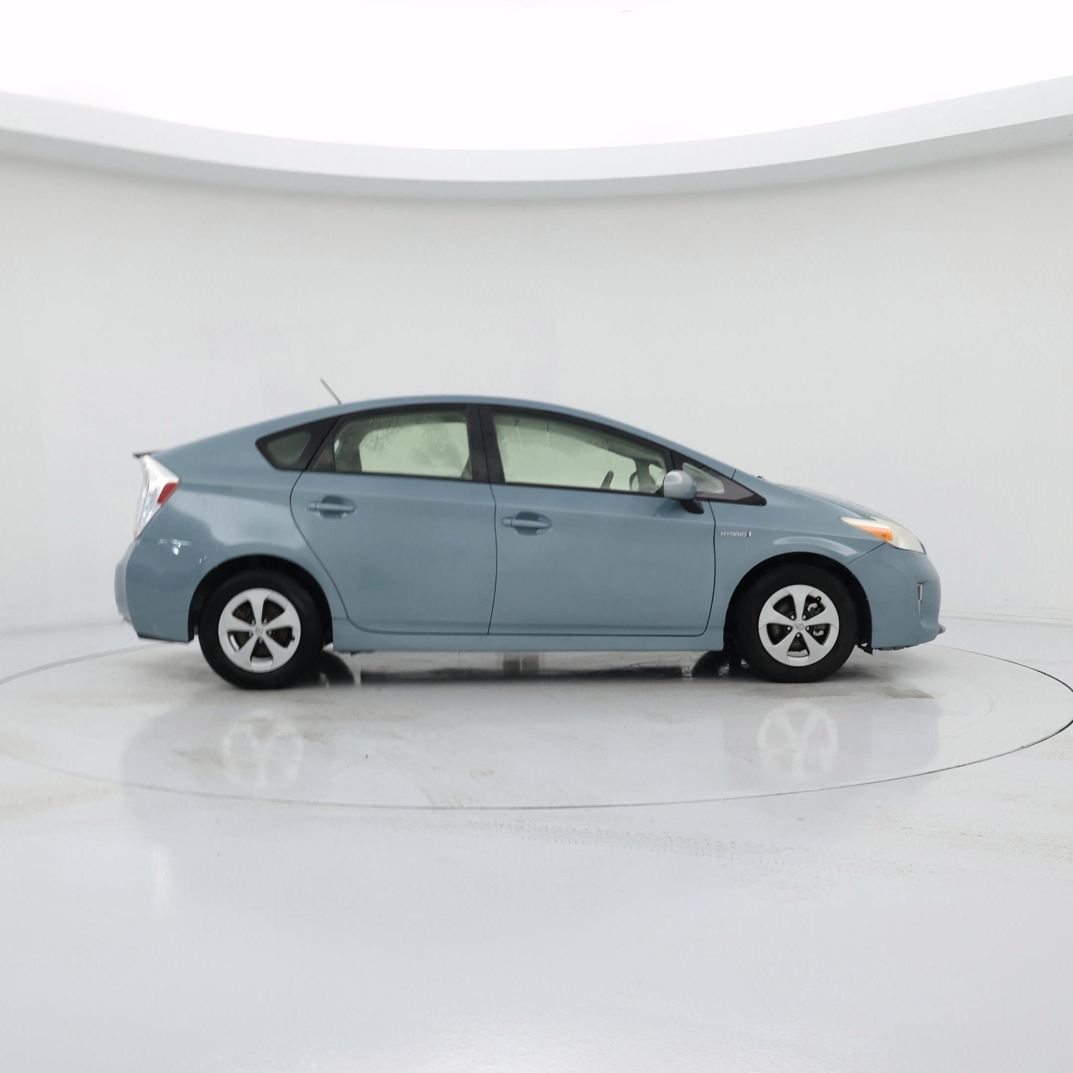 Thumbnail: 2015 Toyota Prius - 7