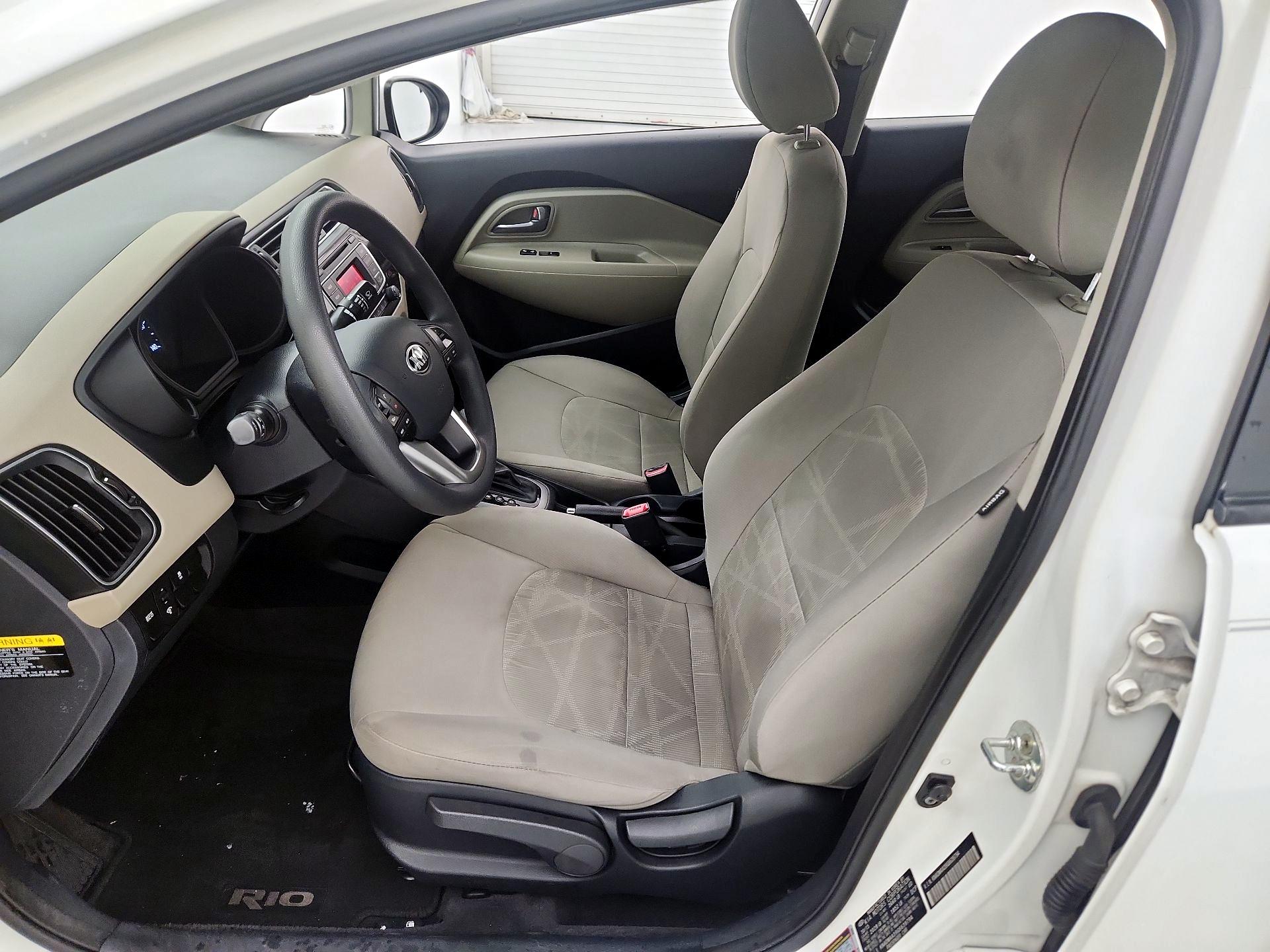 Thumbnail: 2016 Kia Rio - 11