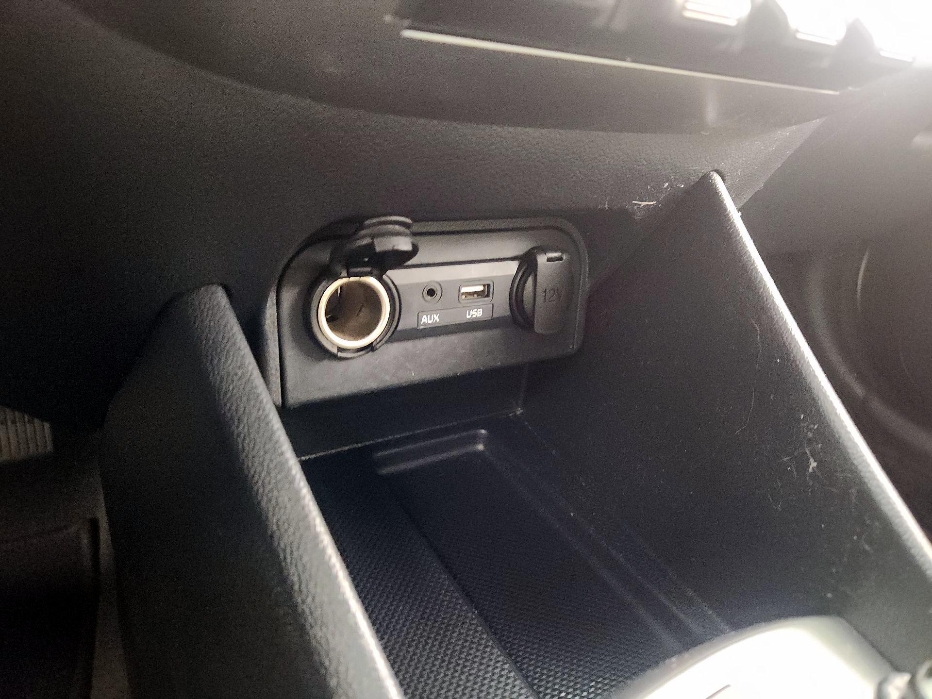 Thumbnail: 2016 Kia Rio - 17