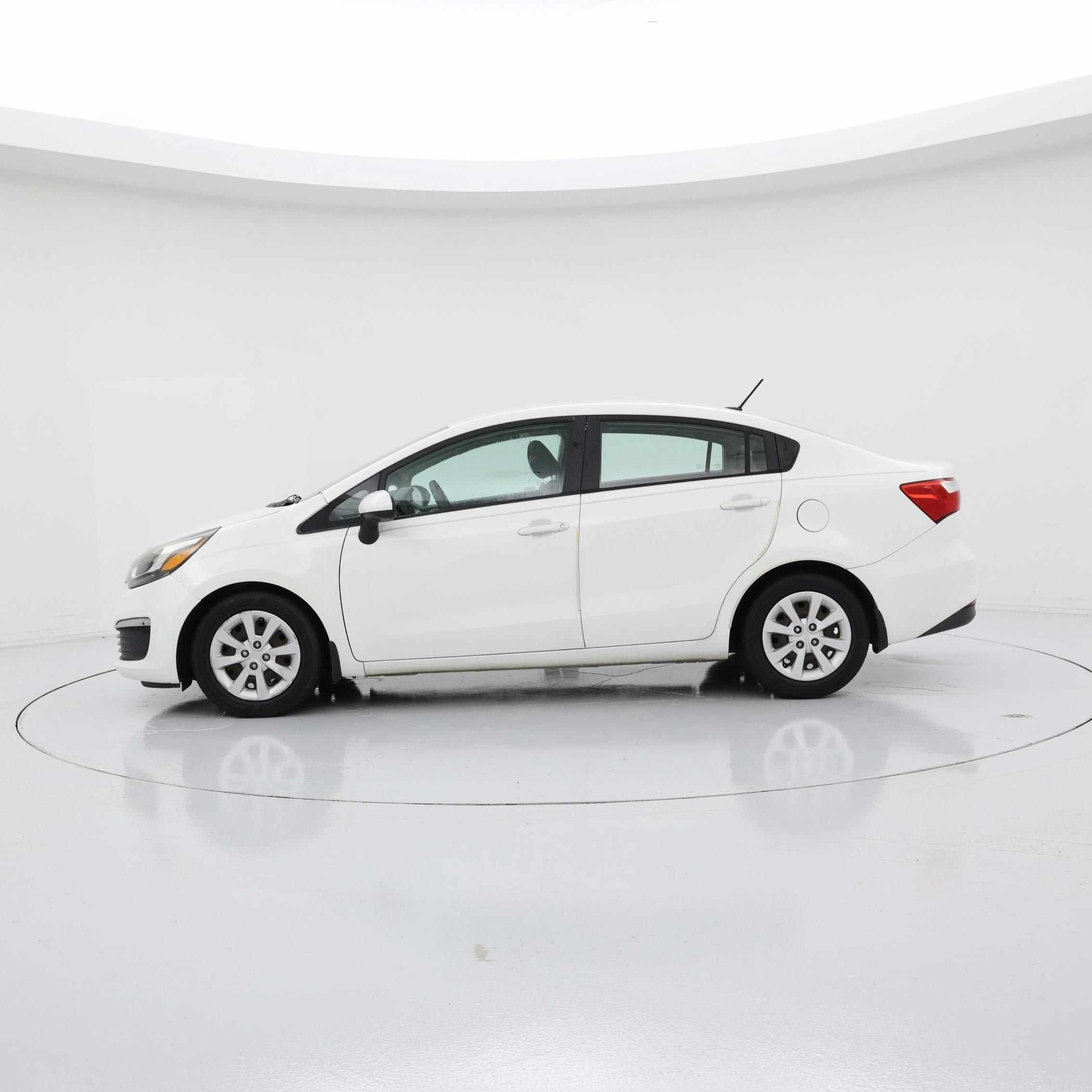 Thumbnail: 2016 Kia Rio - 3