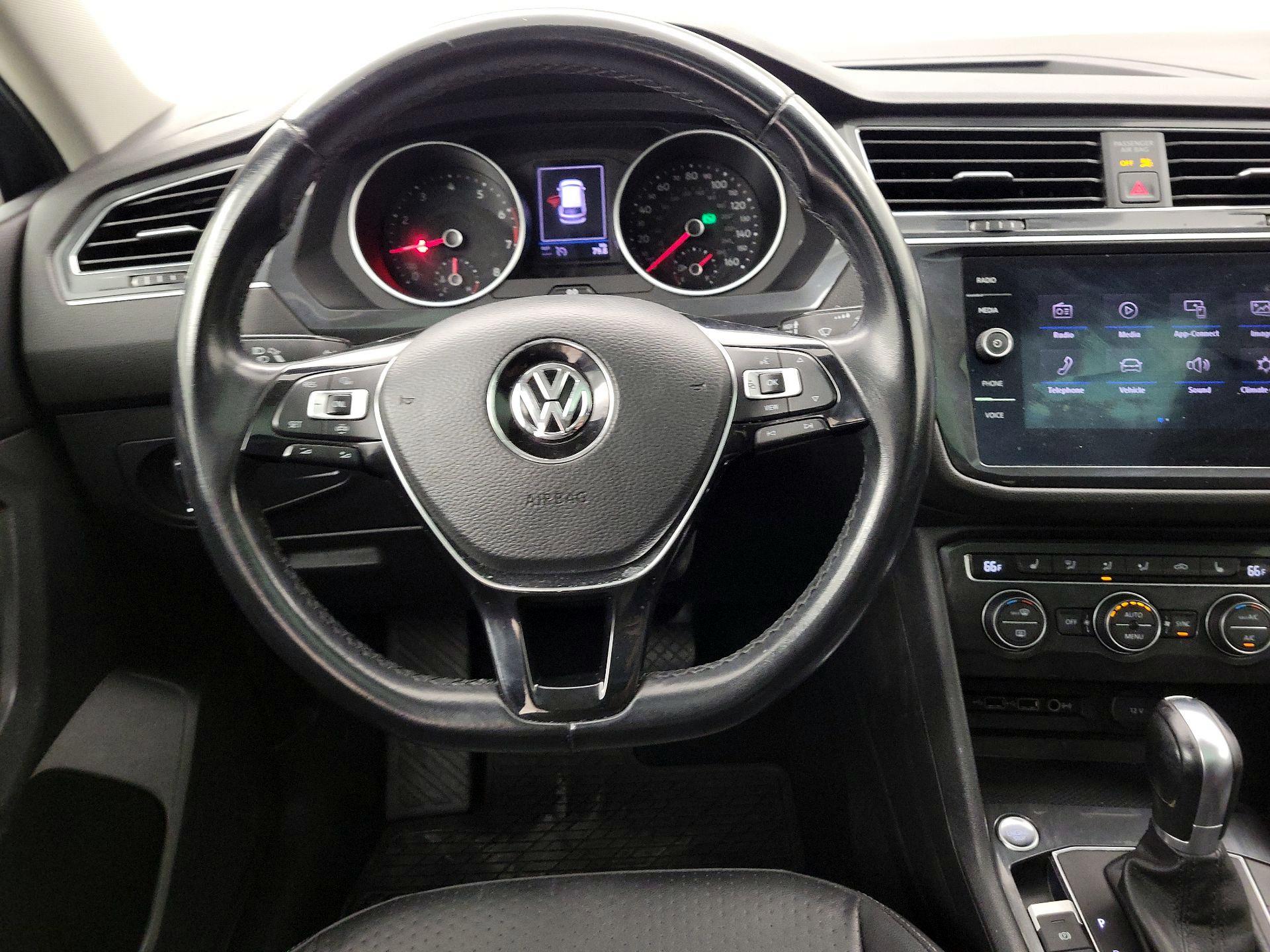Thumbnail: 2019 Volkswagen Tiguan - 10